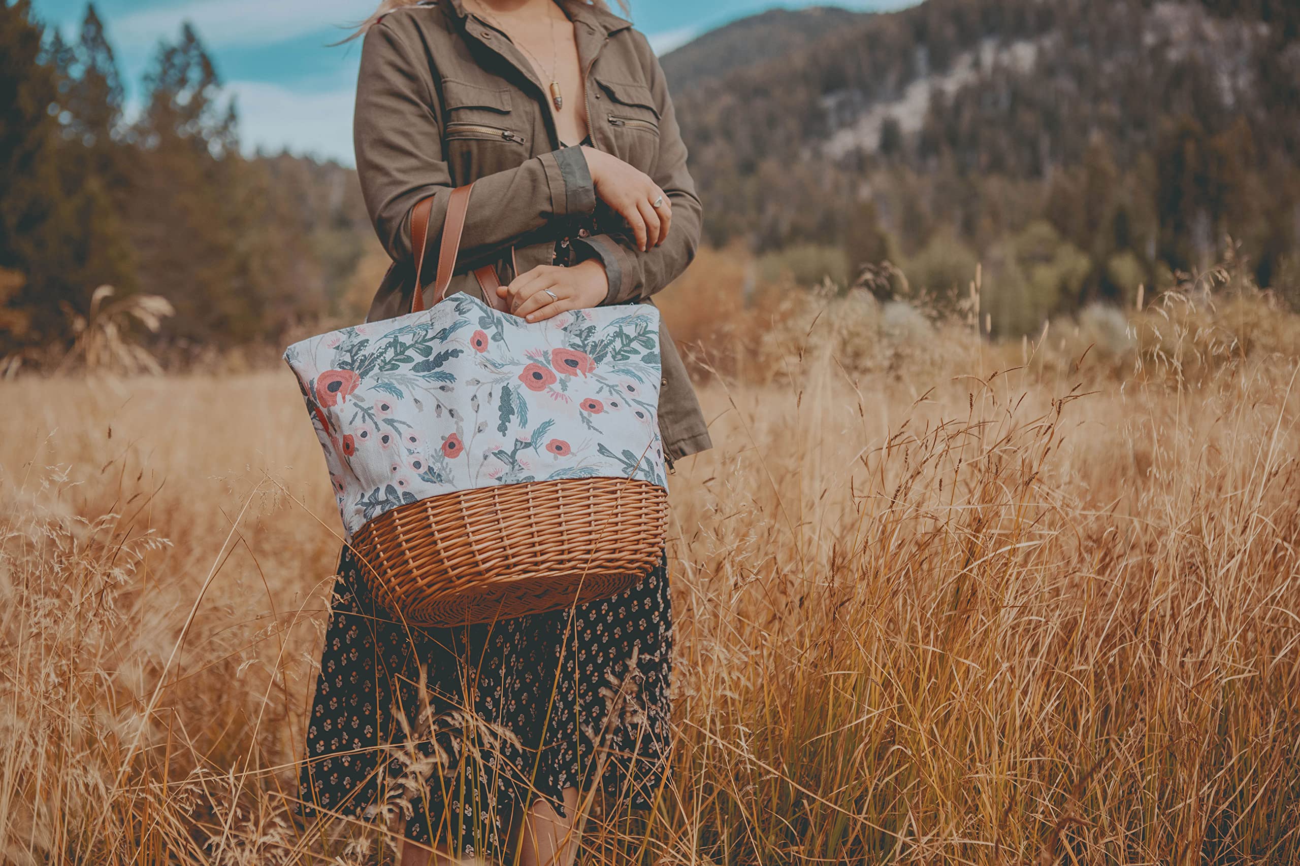 PICNIC TIME Promenade Picnic Basket for 2 - Canvas & Willow Picnic Set with Utensils, Wine Glasses & Plates (Floral Design) - Perfect for Romantic Dates, Outdoor Picnics & Beach Getaways