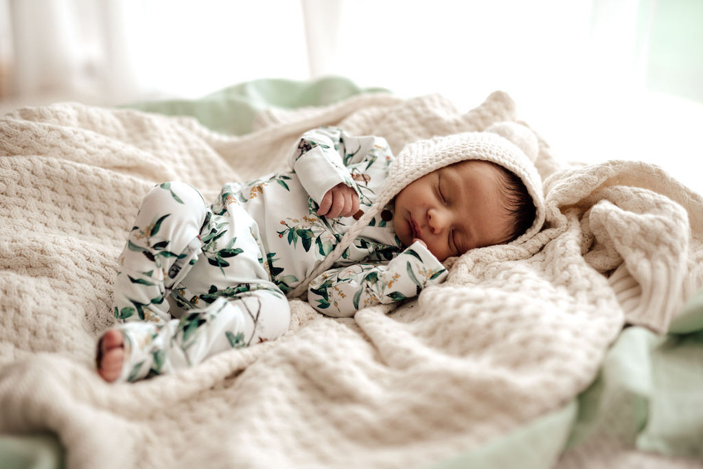 Organic Baby Growsuit - Snuggle Hunny Soft Eucalyptus Fabric - Perfect for Newborns, Infants & Toddlers - Ideal for Playtime, Naptime & Everyday Comfort