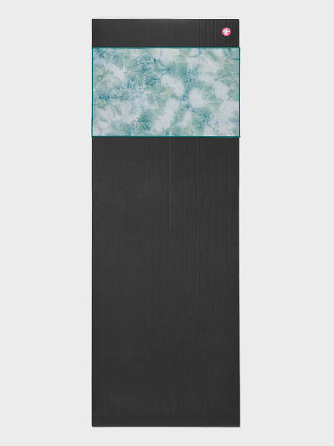 Manduka eQua Yoga Hand Towel - Premium Microfiber for Hot Yoga, Pilates & Gym - Quick-Dry & Non-Slip Grip - Ideal for Sweat Absorption & Workout Essentials