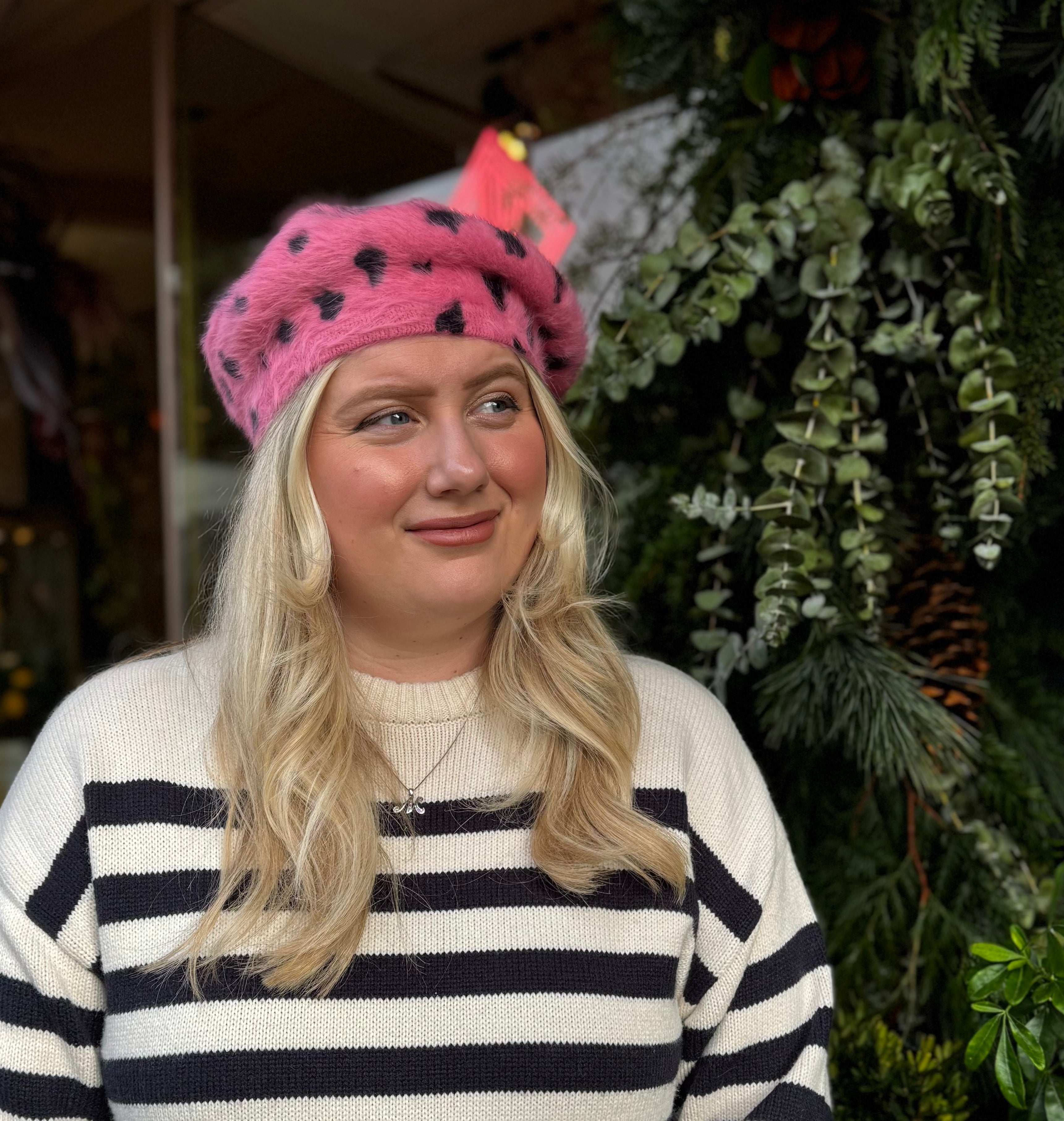 Stylish Pink Cheetah Print Beret Hat - Fashionable Women's Wool Cloche Hat for Fall/Winter, Parties & Photo Shoots