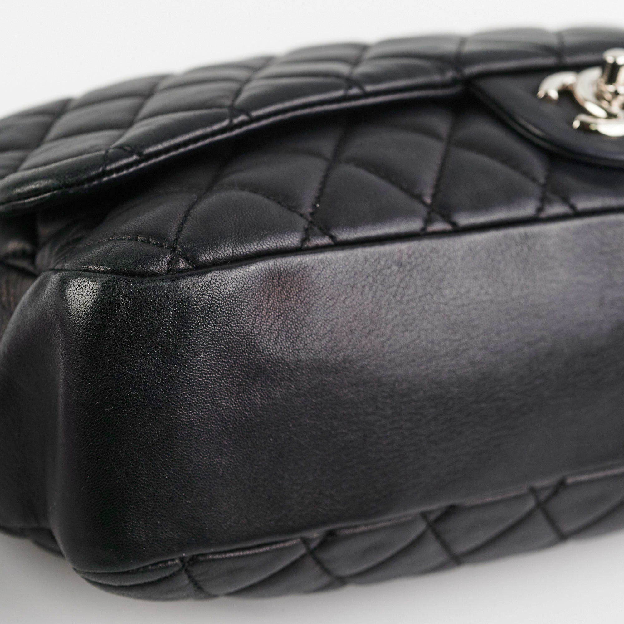 Chanel Classic Flap Bag Black Leather Shoulder Bag for Women - Perfect for Evening Parties, Date Nights & Luxury Fashion Accessories