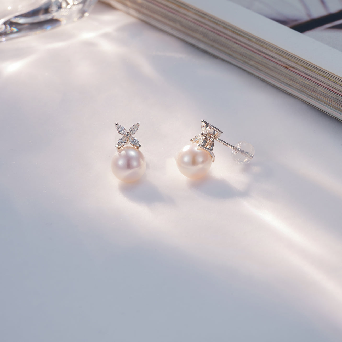 18K Gold Diamond Akoya Pearl Stud Earrings for Women - Luxury Gift for Wedding, Anniversary & Special Occasions | EVERLEAF Jewelry