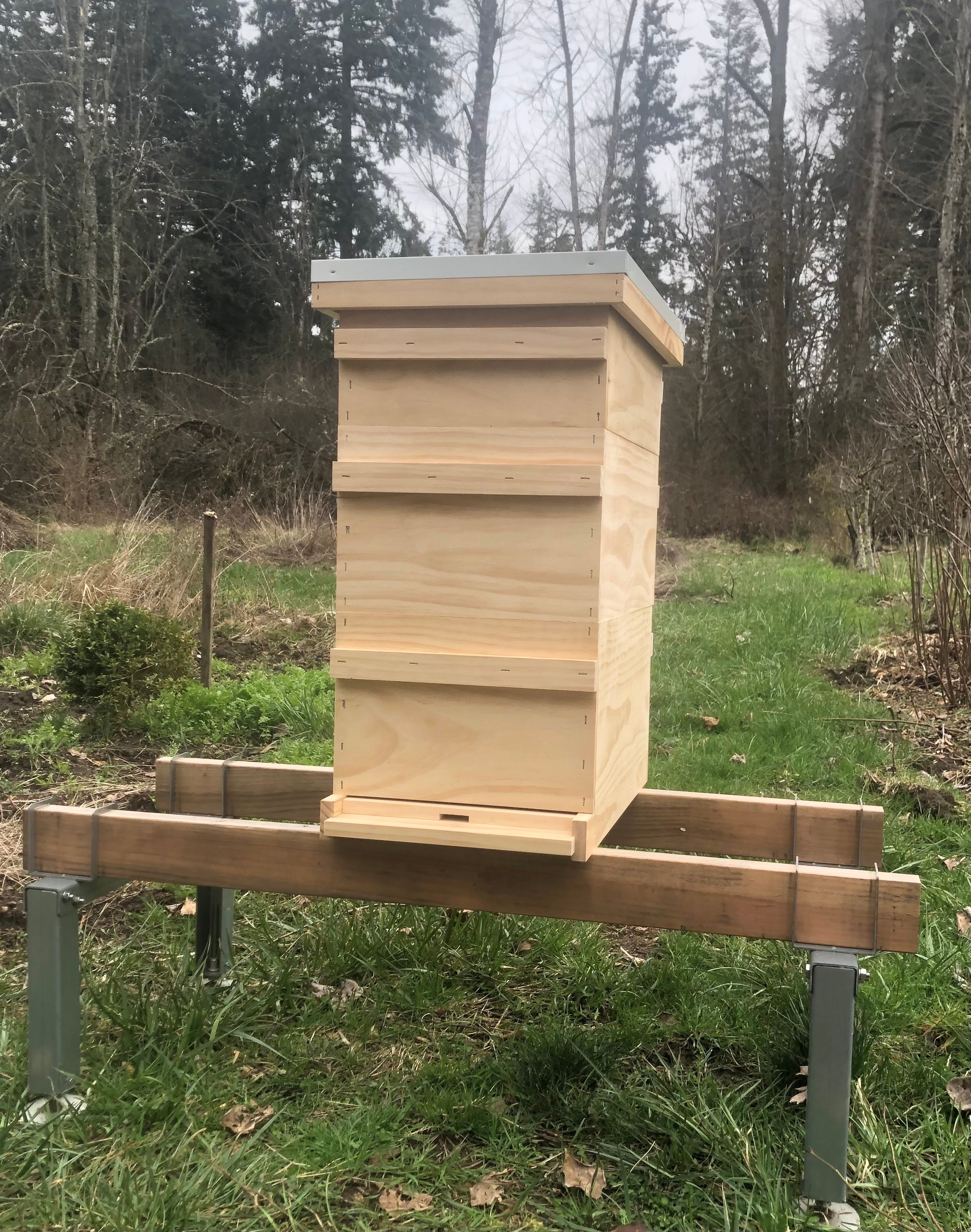 Classic Northwest Hive - Premium Beehive Box for Beekeeping & Honey Production | Durable Wooden Bee Hive Kit for Backyard & Professional Apiaries | Perfect for Garden Pollination & DIY Honey Harvesting
