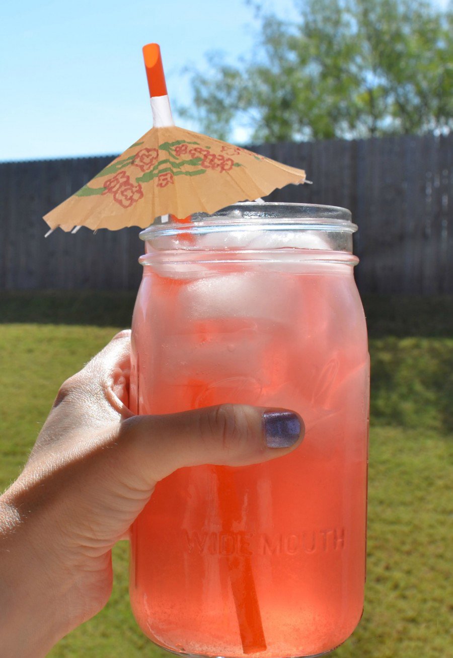 Hawaiian Luau Drinking Straws - Tropical Beach Jungle Pool Party Supplies, Summer Umbrella Parasol & Cocktail Decorations for Summer Parties, Weddings, and Tropical Themed Events