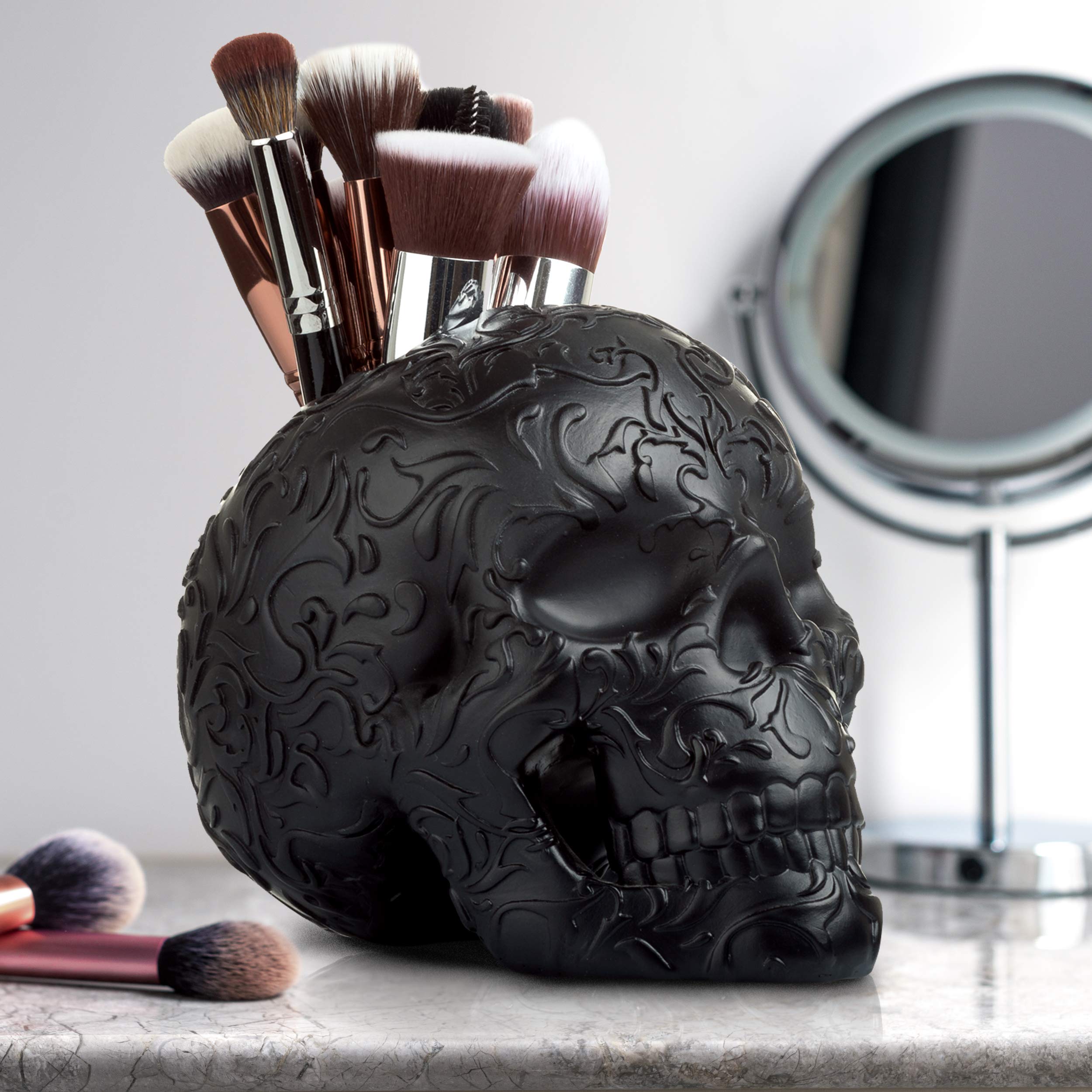 Skull Makeup Brush Holder & Pen Organizer - Gothic Vanity Desk Decor for Office, Makeup Station & Home Decor - Unique Planter for Stationery & Cosmetics (Perfect for Halloween & Gothic-Themed Rooms)