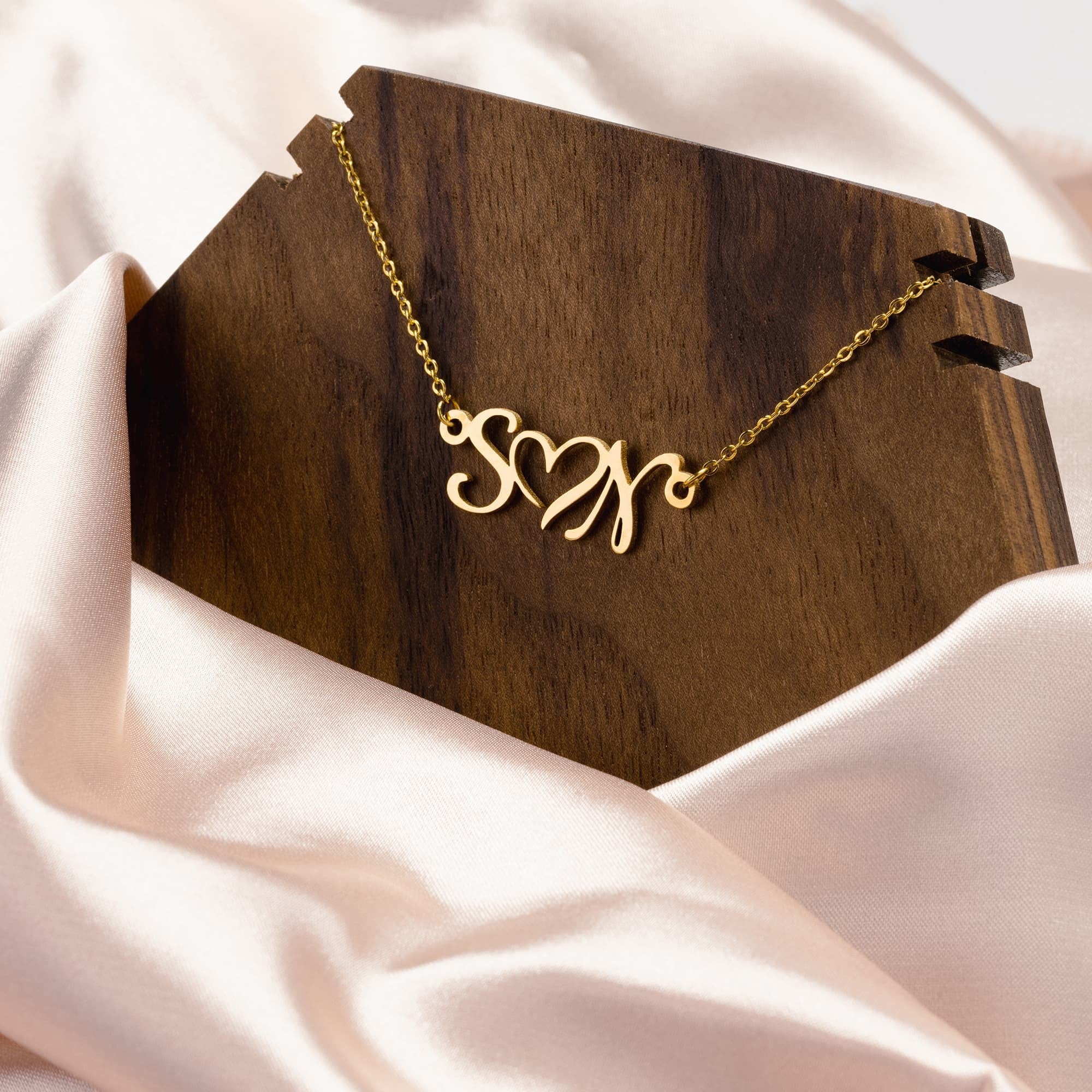Personalized Couple Necklace for Her & Him - Romantic Anniversary & Wedding Gift for Couples - Perfect for Valentine's Day, Engagement & Special Occasions