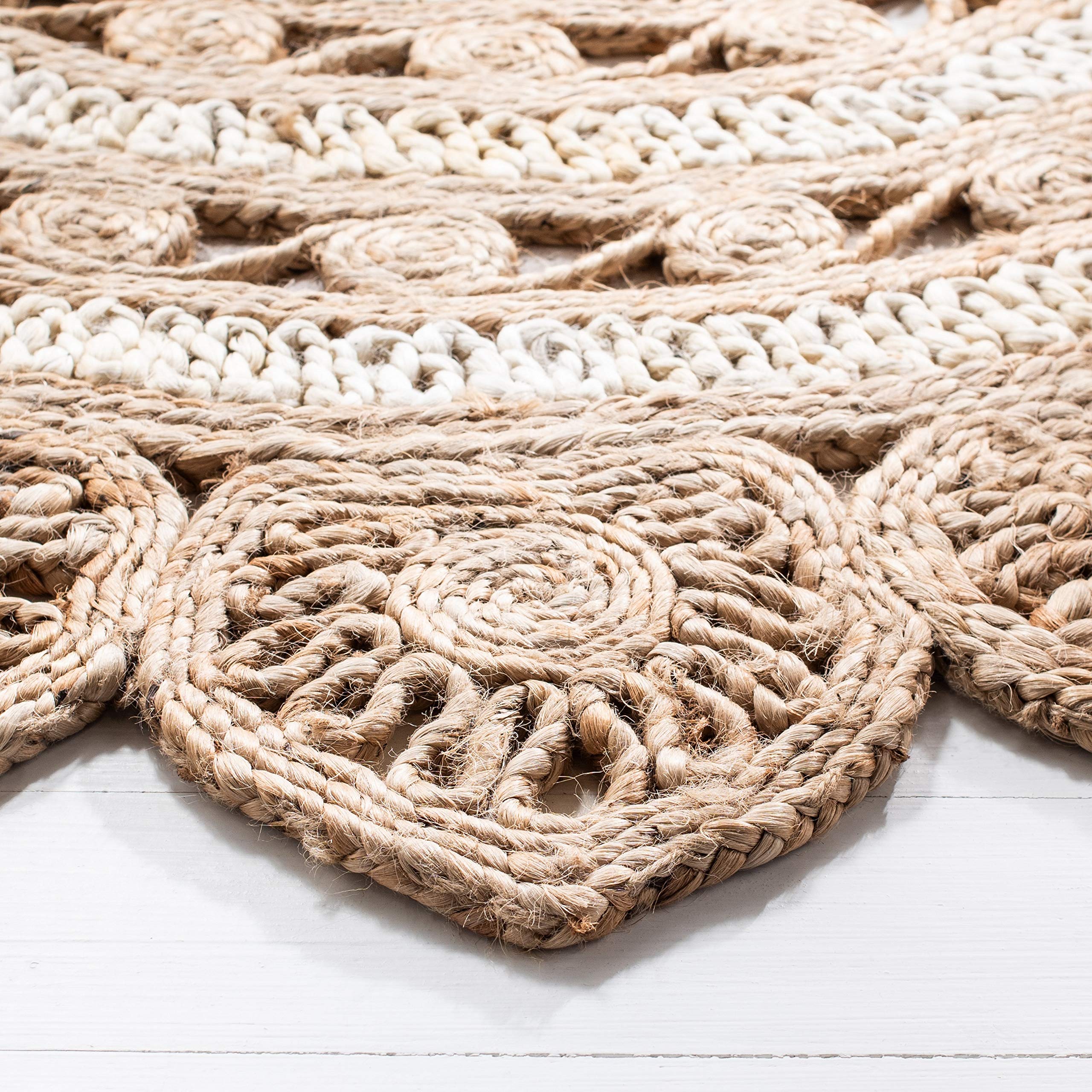 SAFAVIEH Handmade Boho Jute Round Area Rug - 5' Ivory & Natural Farmhouse Rug, Natural Fiber Collection for Living Room & Bedroom, Durable for High Traffic Areas | Perfect for Boho Decor, Cozy Home & Farmhouse Style (NF160B)