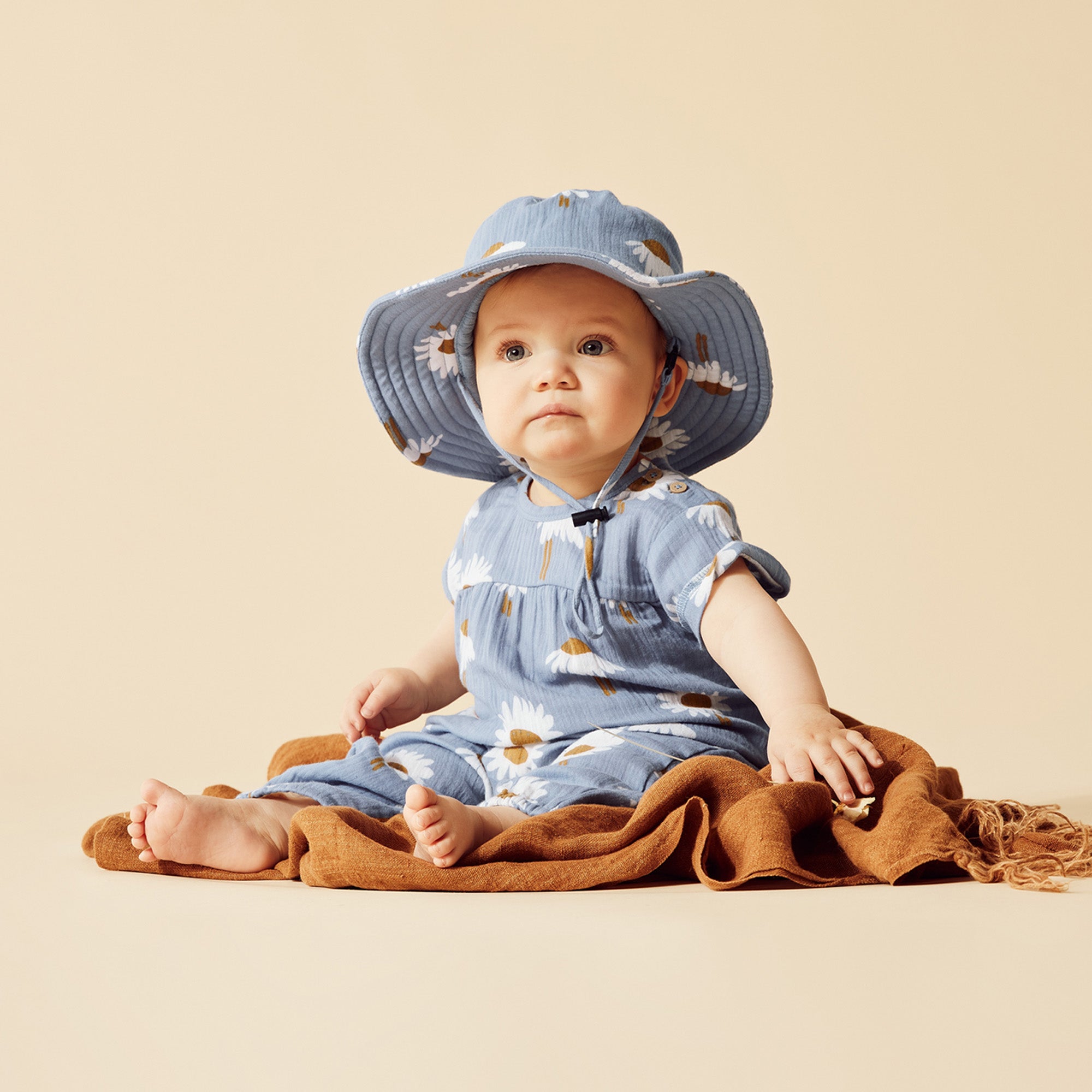 Organic Daisy Floral Crinkle Jumpsuit for Baby Girls - Soft & Breathable Romper for Playtime, Photo Shoots & Special Occasions