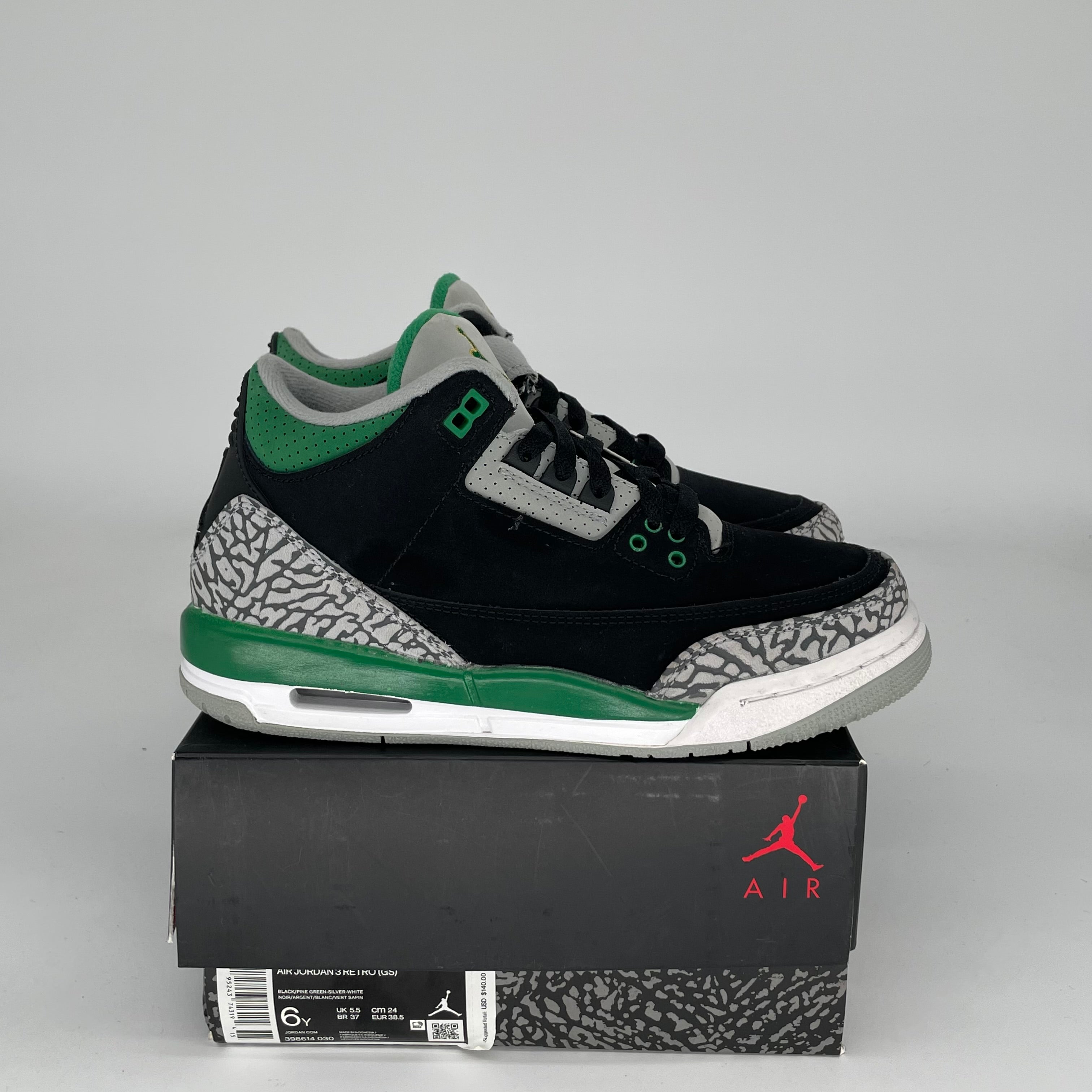 AIR JORDAN 3 PINE GREEN Retro Sneakers - Men's Size 6Y (398614-030) - Basketball Shoes for Streetwear & Casual Style