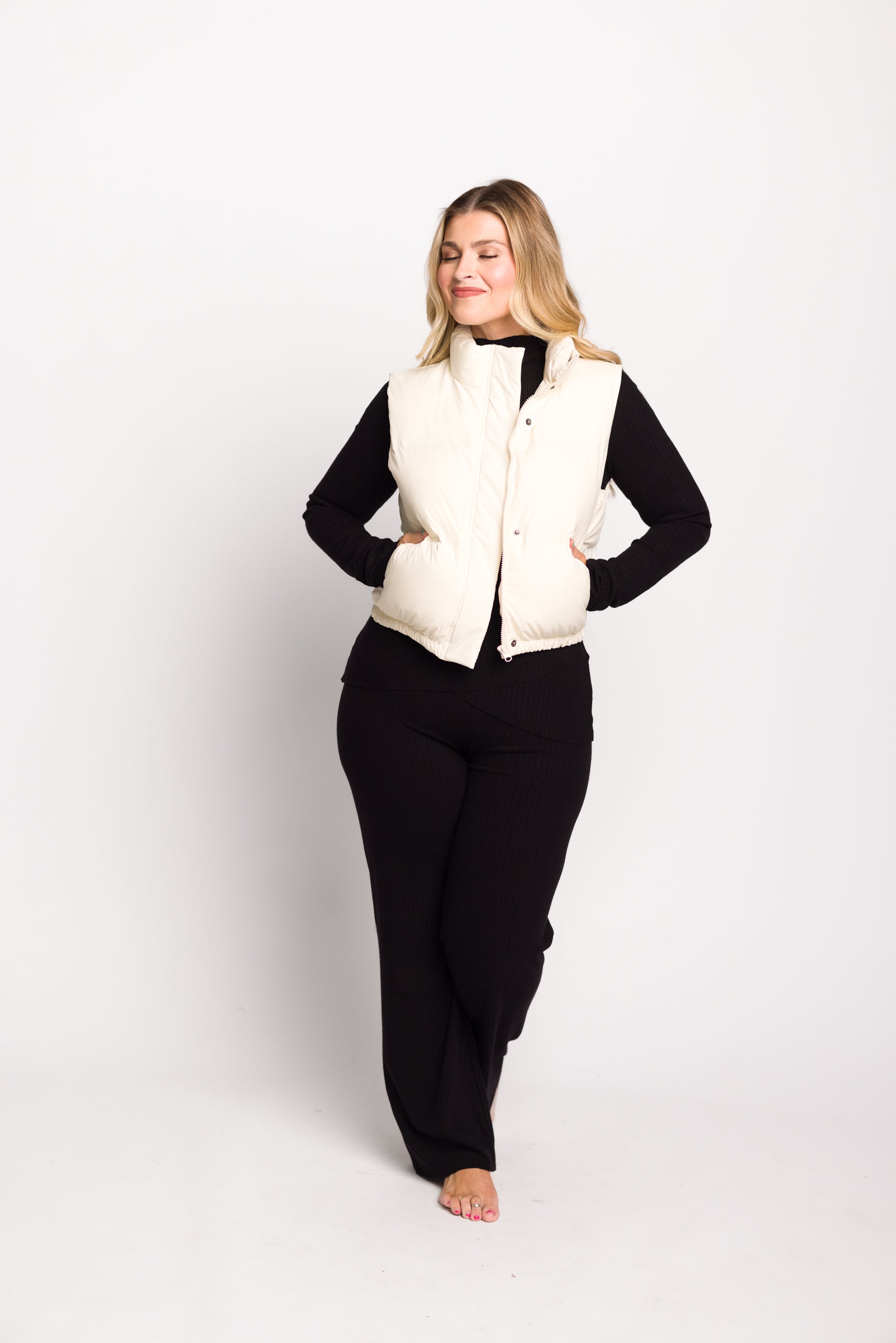 Aspen Vest for Women - Soft & Warm Cappuccino Foam Puffer Jacket - Lightweight Winter Coat for Outdoor Activities, Hiking & Casual Wear