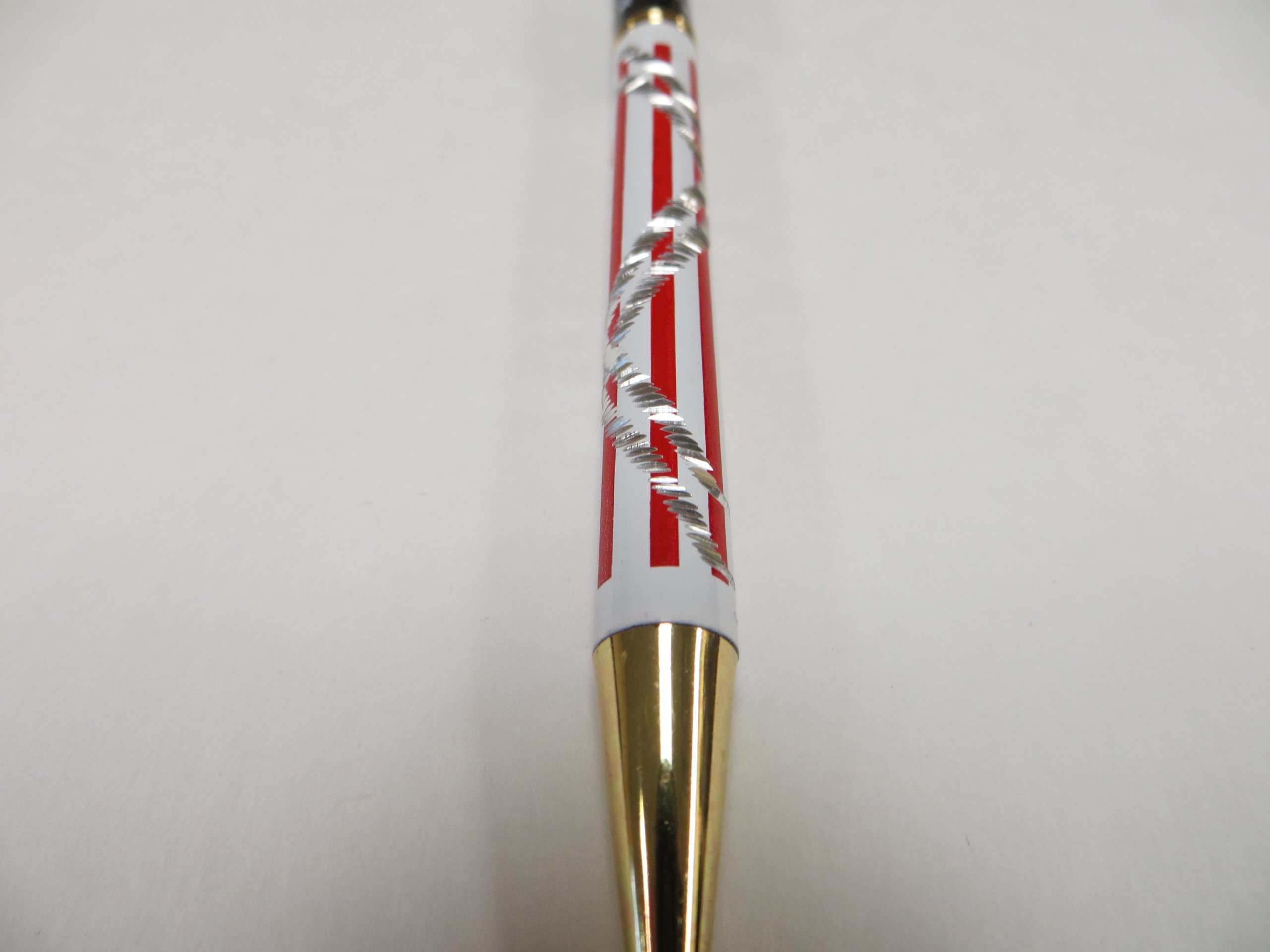 USA Flag Pen with Twist-On Design - Patriotic Writing Instrument for Office, School & Gifts | American Flag Themed Ballpoint Pen for Everyday Use, Collectors & Patriotic Events
