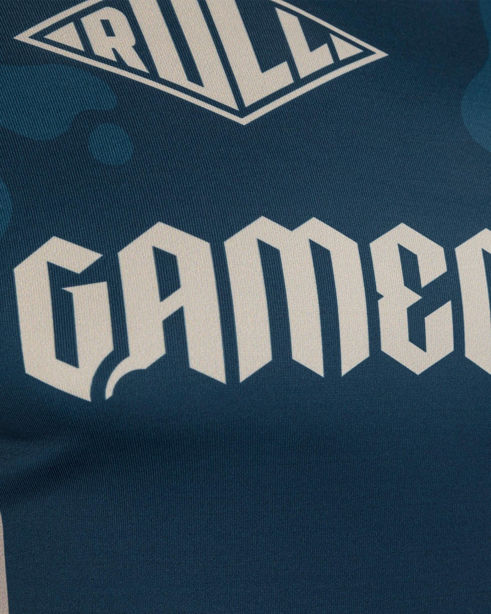 Gameness Men's Long Sleeve Rash Guard - UPF 50+ Sun Protection for BJJ, MMA & Water Sports - Perfect for Training, Surfing & Beach Activities