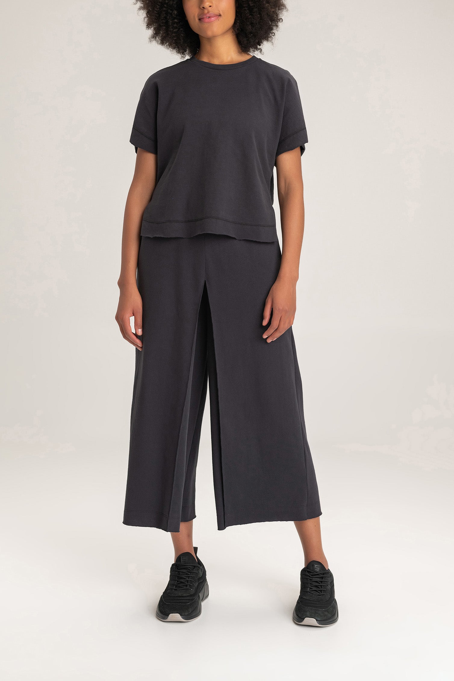 Stylish Stone Wash Cropped Pants for Women - High Waisted Denim Capri Pants with Stretch - Perfect for Casual Outfits, Summer Wear & Street Style Fashion