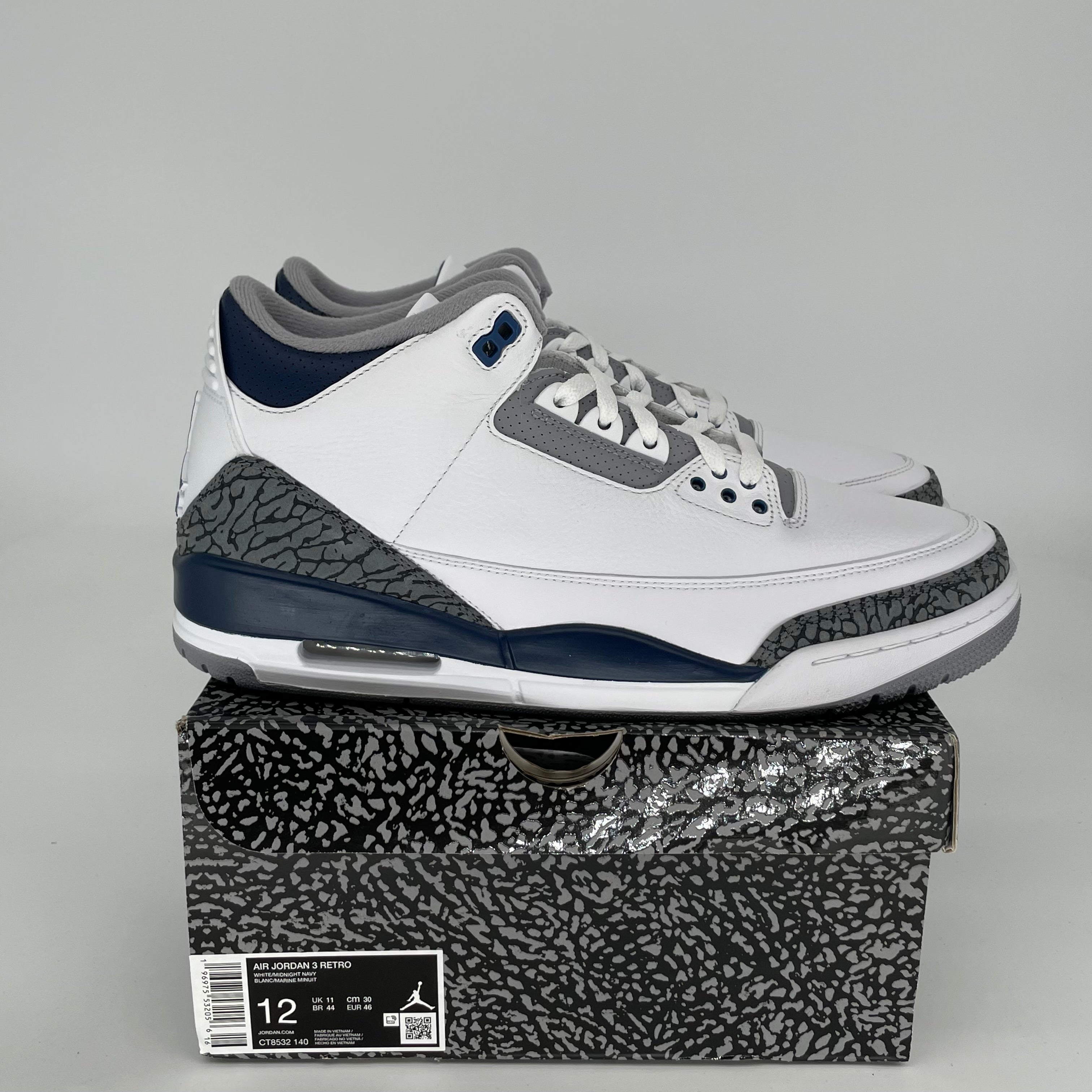 AIR JORDAN 3 Retro Midnight Navy Men's Basketball Shoes Size 12 (CT8532-140) - Perfect for Streetwear & Court Performance