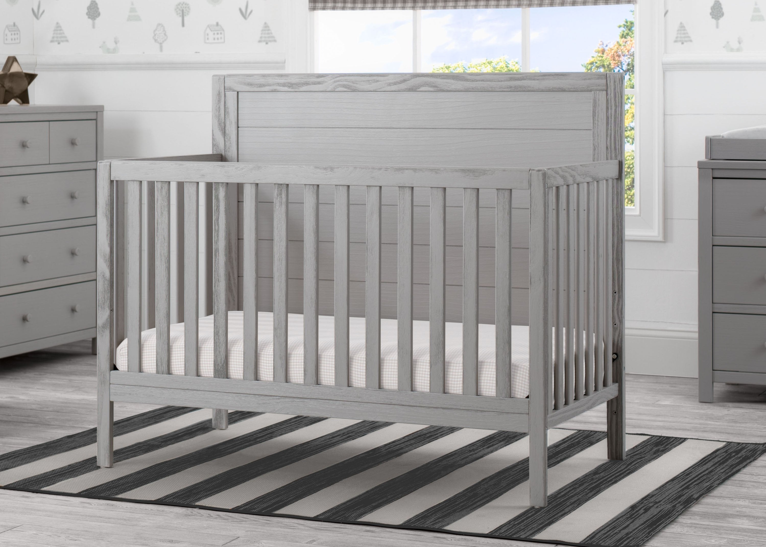 Cambridge 4-in-1 Convertible Baby Crib - Toddler Bed & Daybed with Mattress - Nursery Furniture for Boys & Girls - Perfect for Bedrooms, Daycare & Guest Rooms