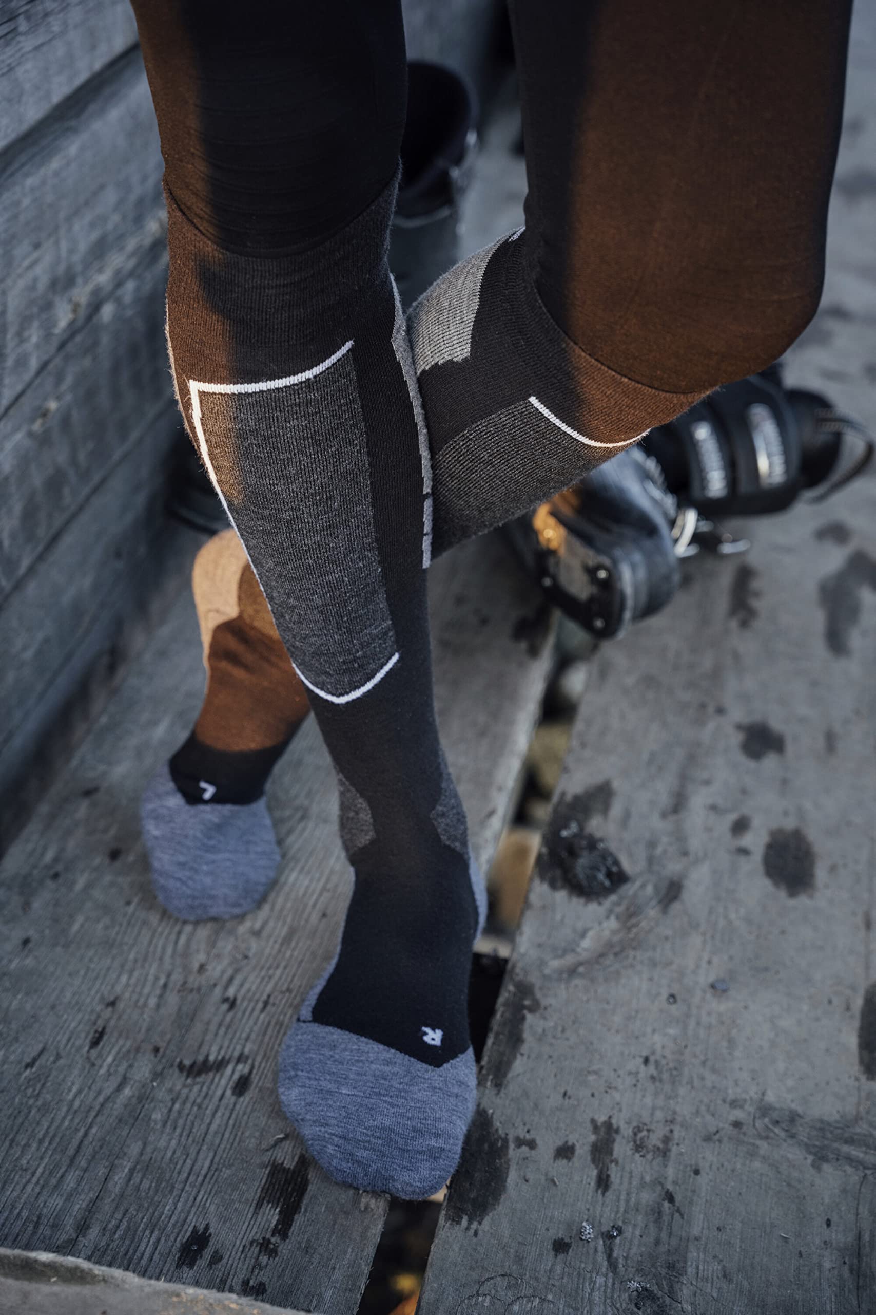 FALKE Men's SK4 Advanced Ski Socks - Light Cushion Merino Wool for Quick Drying & Warmth - Perfect for Skiing, Snowboarding & Winter Sports (1 Pair)