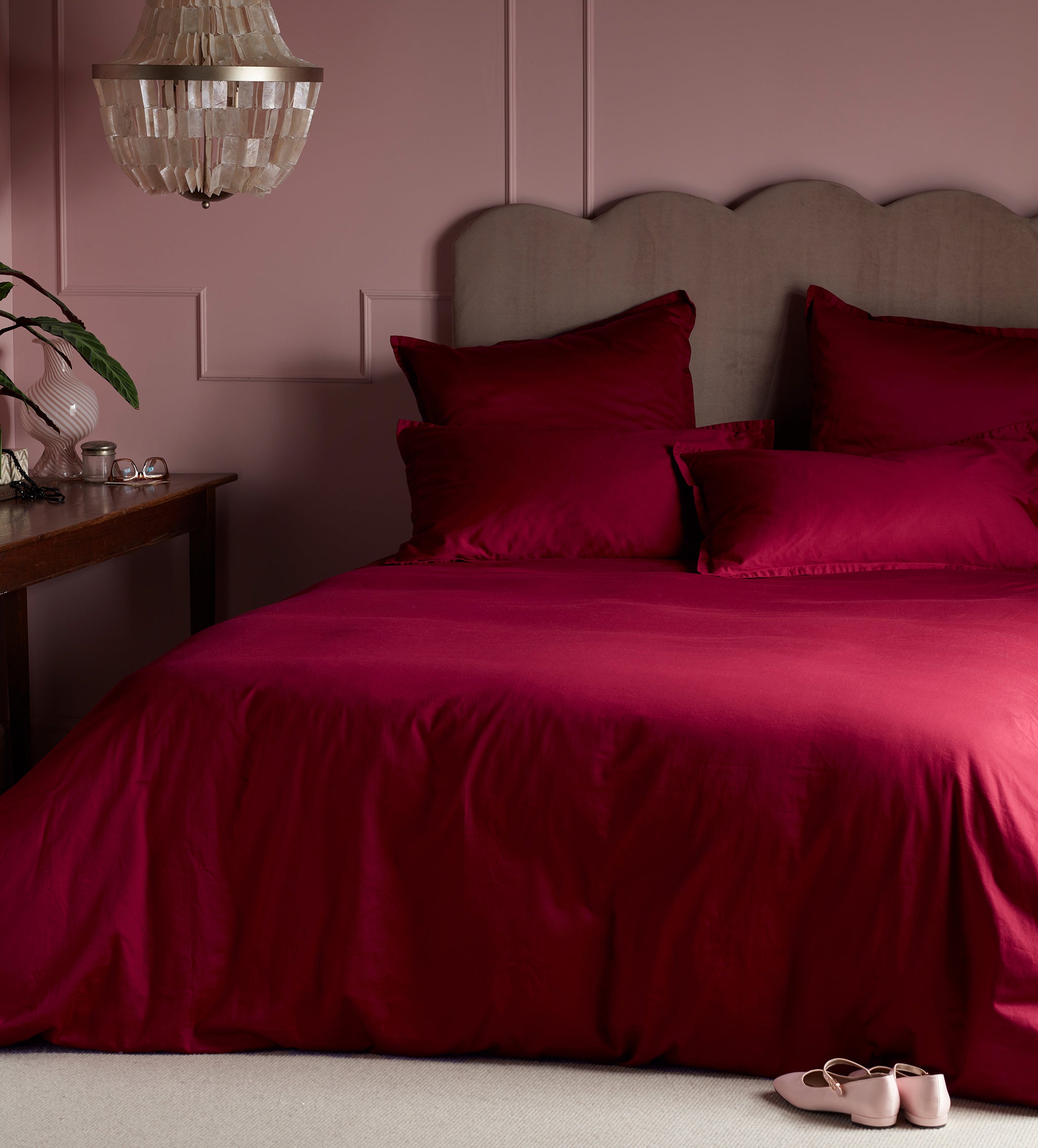 Premium 100% Cotton Berry Super Soft Pillowcase - Breathable & Hypoallergenic for a Comfortable Night's Sleep - Perfect for Bedroom, Hotel, Travel & Home Decor
