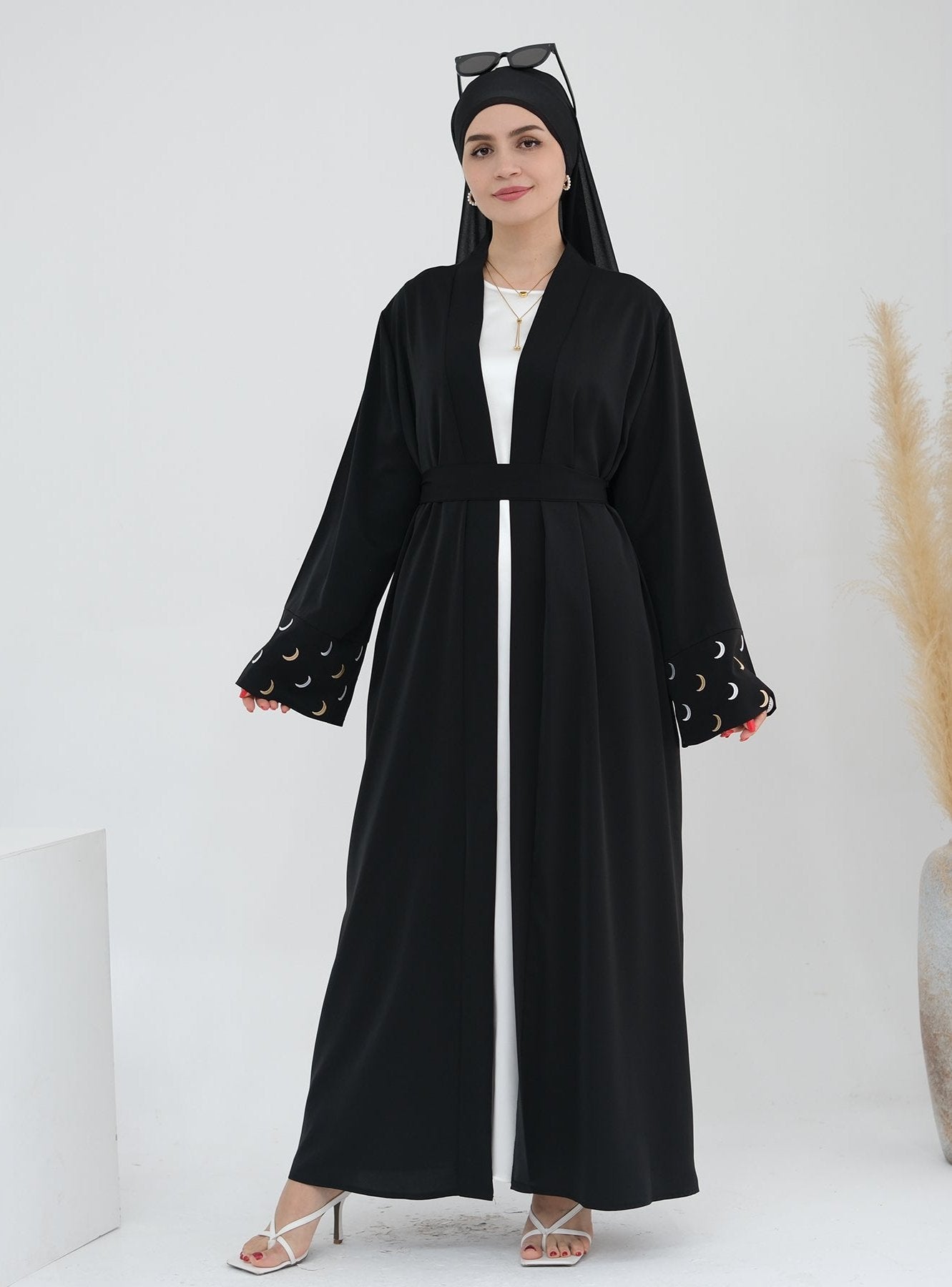 Elegant Black Muna Open Abaya Kimono - Modest Muslim Dress for Women - Perfect for Prayer, Daily Wear & Special Occasions