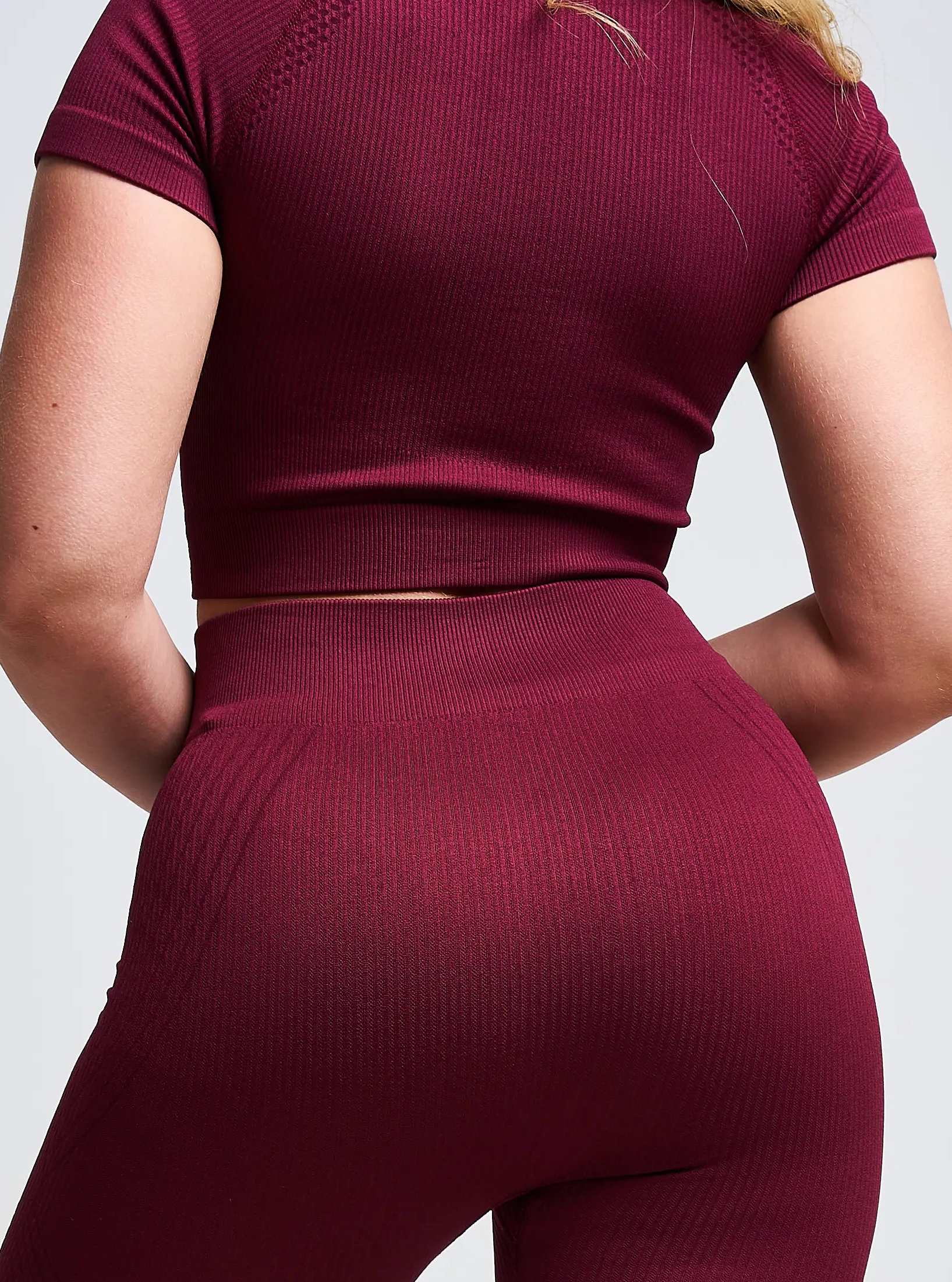 Vora Panel Recycled Seamless Crop Top - Burgundy Women's Workout Shirt | Eco-Friendly Yoga & Gym Activewear | Perfect for Running, Pilates & Lounge Wear