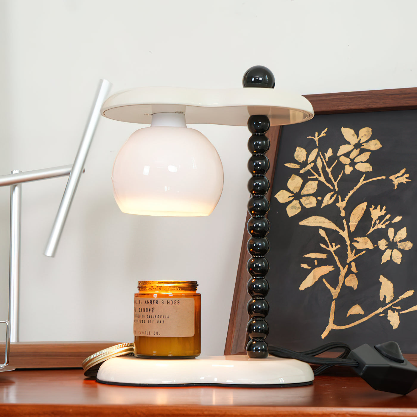 Everalda Modern Table Lamp - Stylish Bedside & Desk Lighting for Home & Office - Perfect for Reading, Working & Decorating