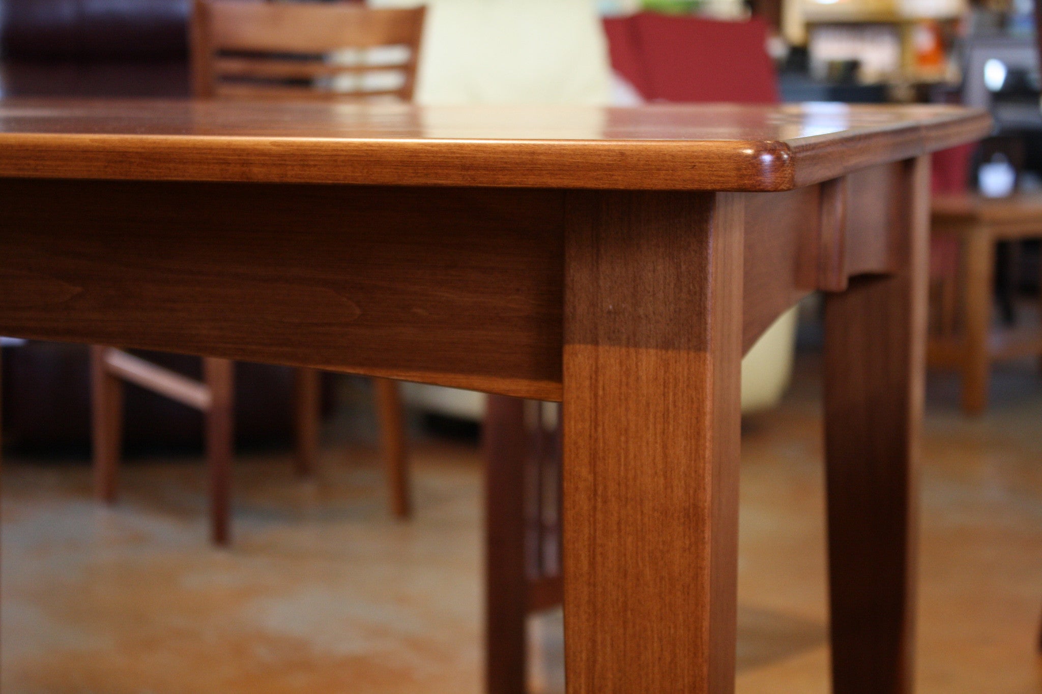 Compact & Versatile Small Dining Table for Apartments, Studios & Small Spaces - Perfect for Breakfast Nook, Kitchen Corner or Tiny Home Dining