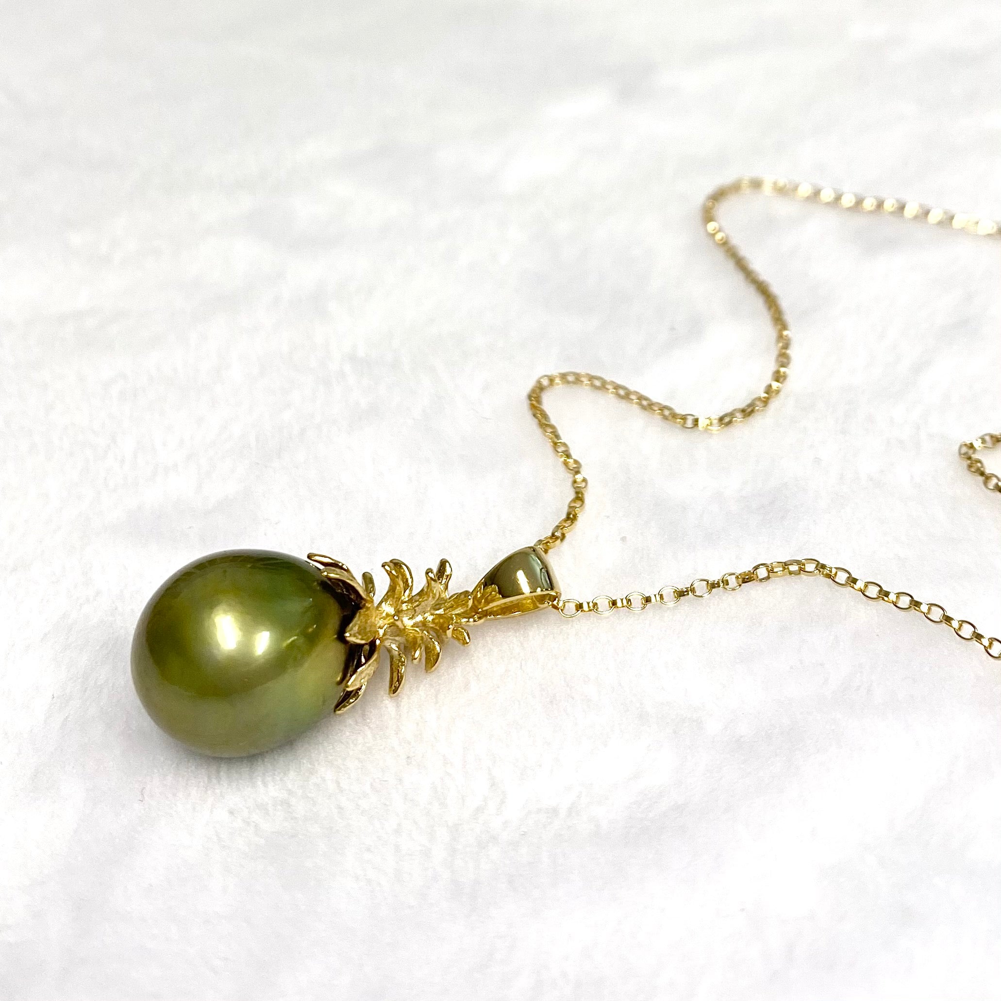 Exquisite Pineapple Pearl Necklace with Pistachio Tahitian Pearls - N380 - Elegant Jewelry for Women, Perfect for Weddings, Parties & Special Occasions