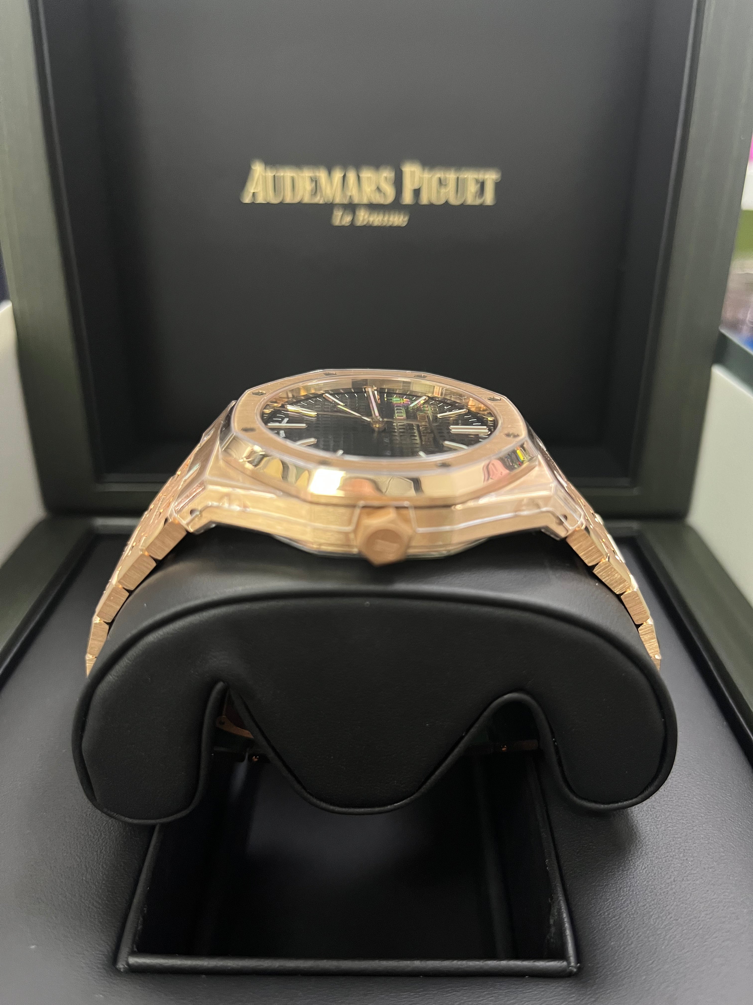 Audemars Piguet Royal Oak 41mm Rose Gold Watch 15510OR.OO.1320OR.04 - 2023 New Model with Black Dial | Luxury Timepiece for Business Meetings, Special Occasions & Collector's Display