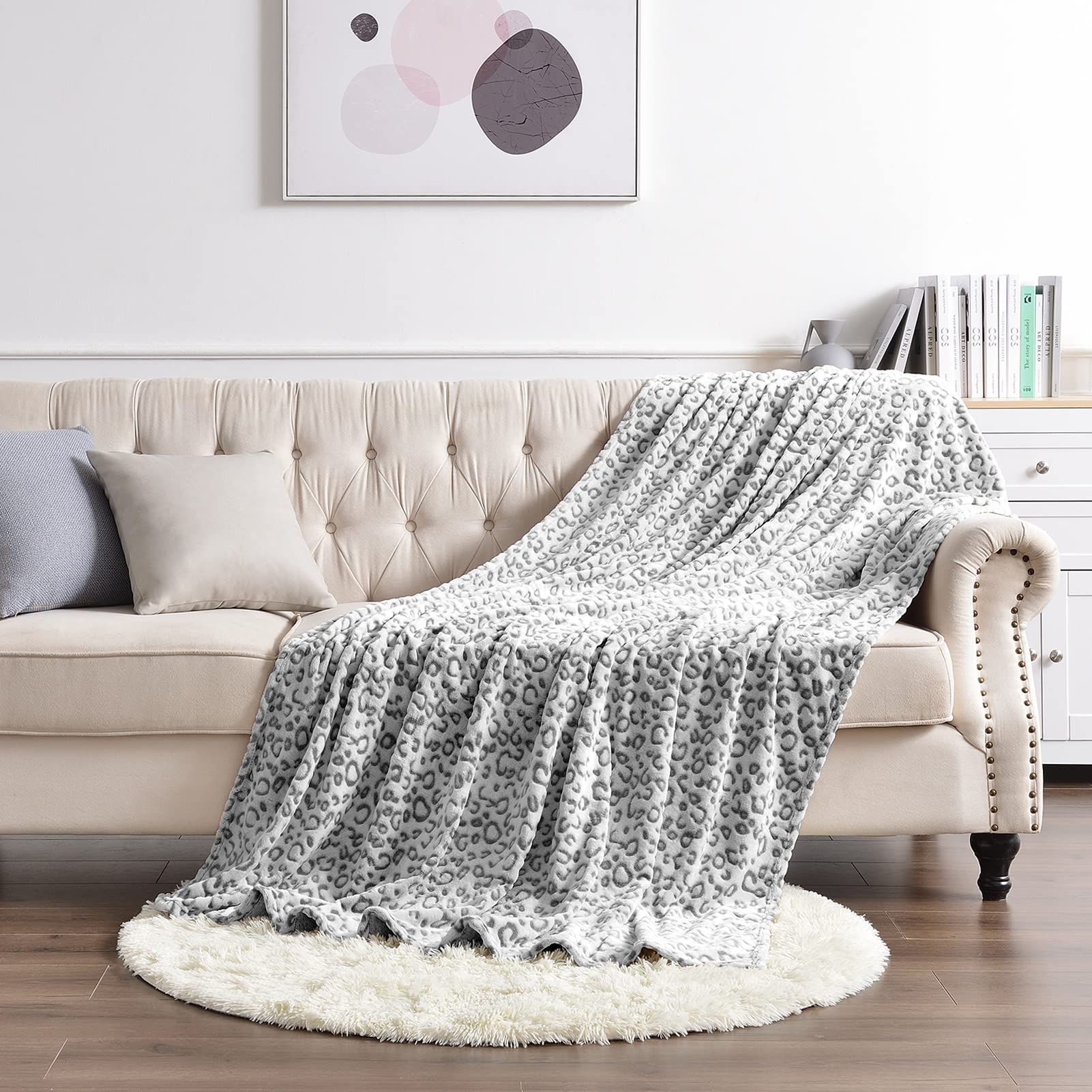 Premium Leopard Print Fleece Throw Blanket - Ultra Soft Lightweight Microfiber Plush Blanket for Couch, Sofa & Bed - Cozy Warm King Size (108x90 Inches) in Gray - Perfect for Living Room, Bedroom & Winter Snuggling