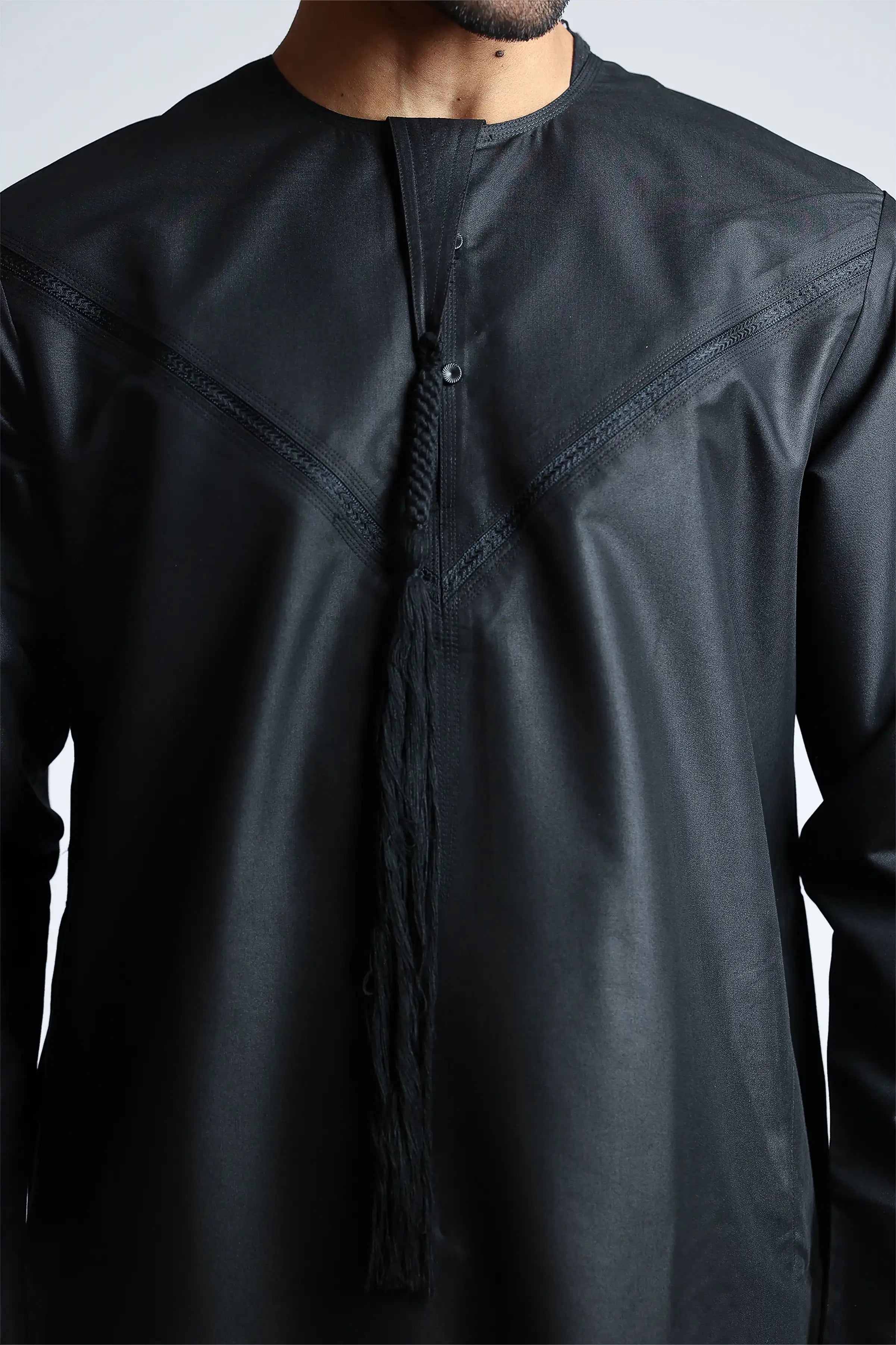 J148 Black Emirati Thobe for Men - Traditional Arabic Robe - Perfect for Eid, Weddings & Special Occasions