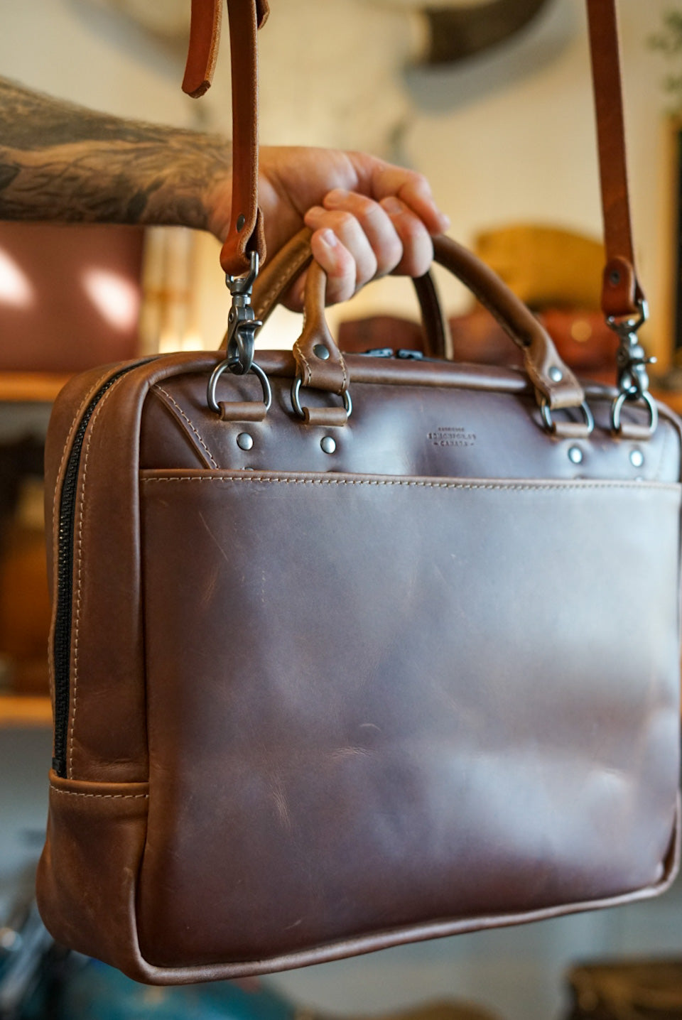 Premium Walnut Brown Leather Business Bag for Men & Women - Stylish & Professional Laptop Briefcase for Office, Work, Travel & Commuting