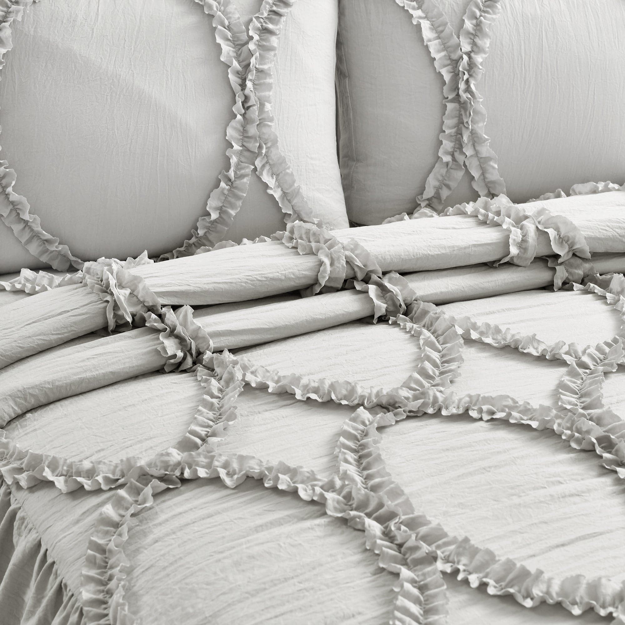 Riviera 3-Piece Bedspread Set - Queen Size Luxury Quilted Coverlet with Matching Pillow Shams - Perfect for Master Bedroom, Guest Room & Hotel Decor