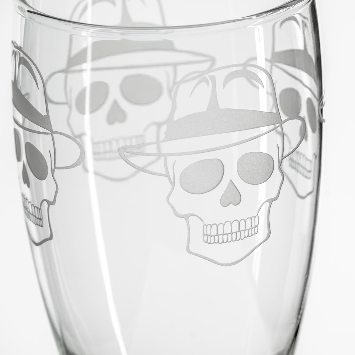 Numbskulls 20oz Large Beer Pilsner Glass Set of 4 - Perfect for Parties, BBQs & Home Bars | Heavy Duty Pub Style Drinking Glasses