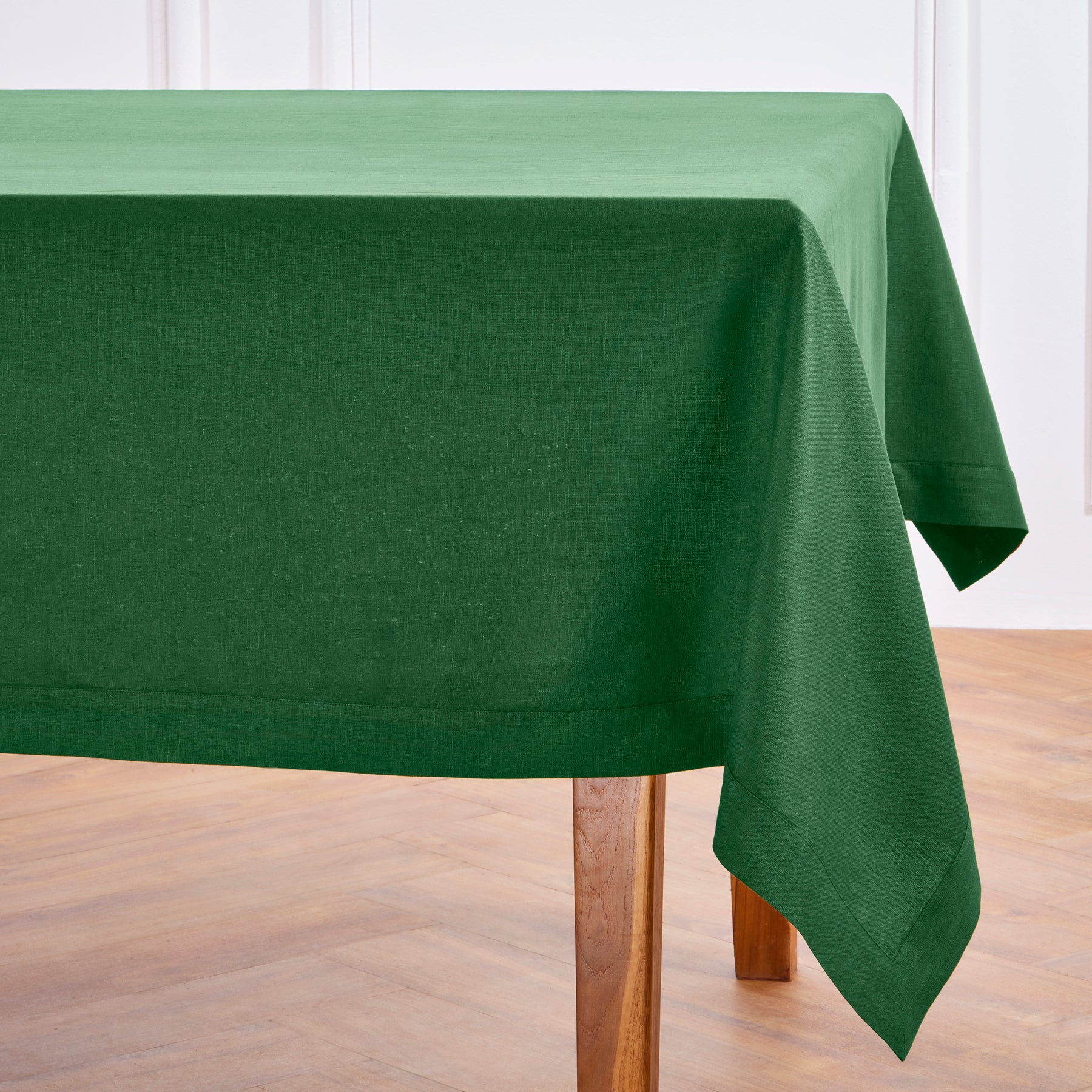 Premium Extra Large Fete Tablecloth - Waterproof & Stain-Resistant for Outdoor Parties, Weddings, and Events