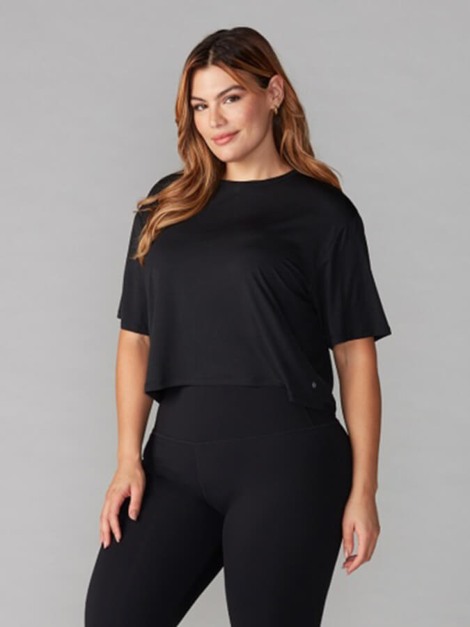 Tavi Crop Top Women's Tee - Stylish Short Sleeve Casual Shirt for Women | Perfect for Summer Outfits, Beach Wear & Street Fashion