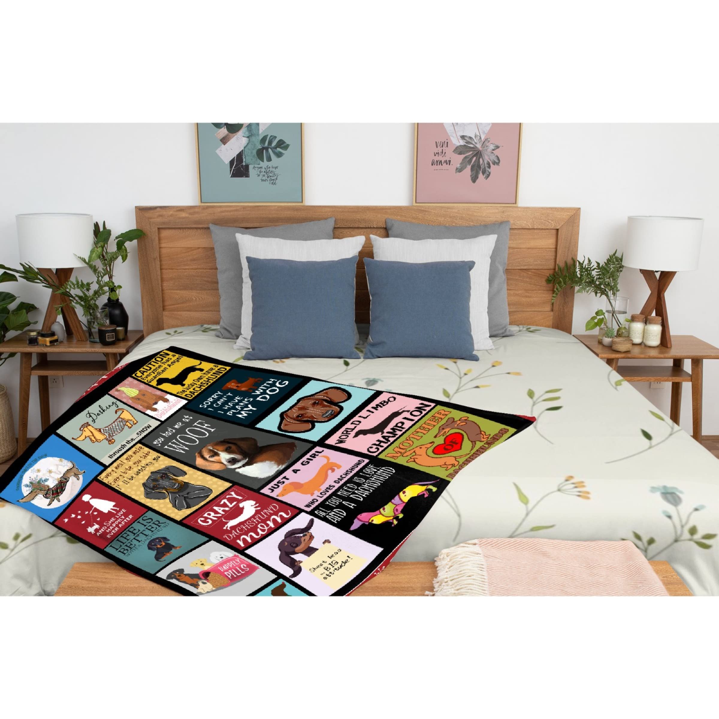 Soft Dachshund Dog Pattern Fleece Throw Blanket - 40 x 30 Inch Cozy Flannel Blanket for Bed, Couch & Travel - Funny Pet-Themed Blanket for Adults, Kids & Baby - Perfect for Snuggling, Gifts & Home Decor