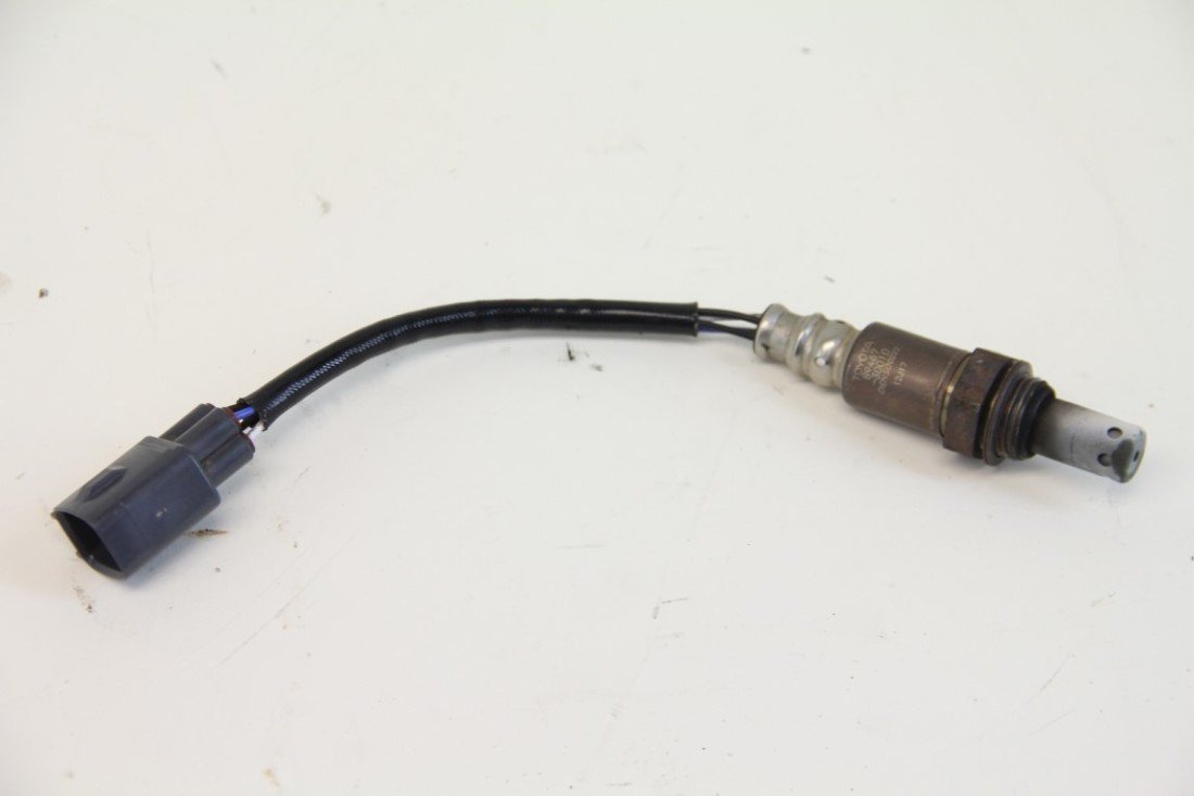 Lexus 89467-30030 Oxygen Sensor - Compatible with Select Lexus Models - High Performance O2 Sensor for Improved Fuel Efficiency & Emissions - Perfect for Engine Diagnostics & Performance Upgrades