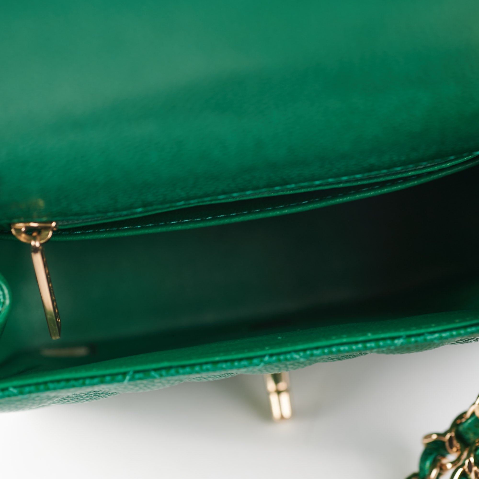 Chanel Quilted Caviar Mini Square Bag 18S Emerald Green - Luxury Crossbody Purse for Women, Perfect for Parties, Dating & Evening Events
