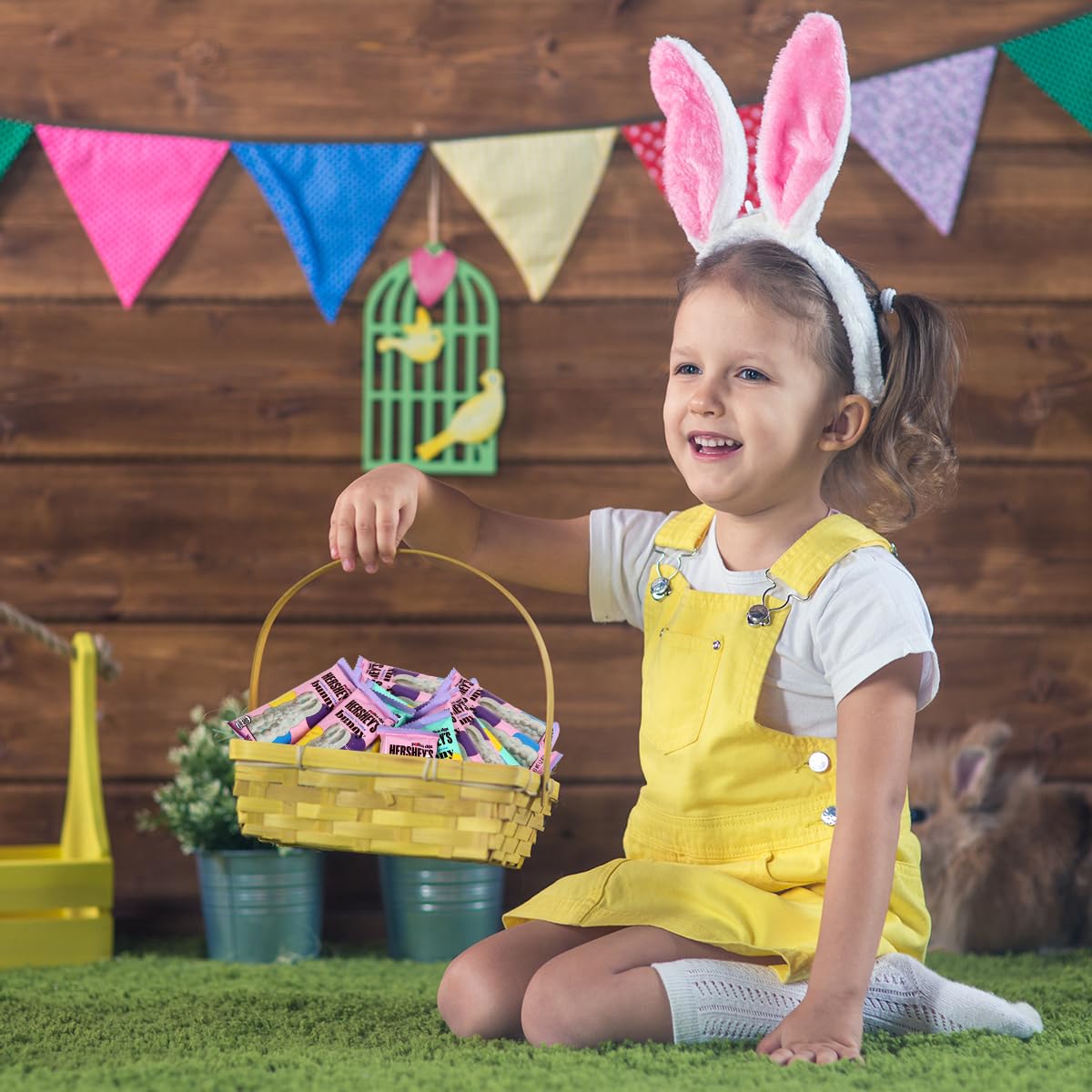 Hershey's Cookies 'n' Creme Polka Dot Bunny Easter Chocolate Candy - 36 Pack (1.2 Oz Each) - Perfect for Easter Baskets, Gifts, Party Favors & Holiday Treats - Delicious Milk Chocolate Bunny for Kids & Adults
