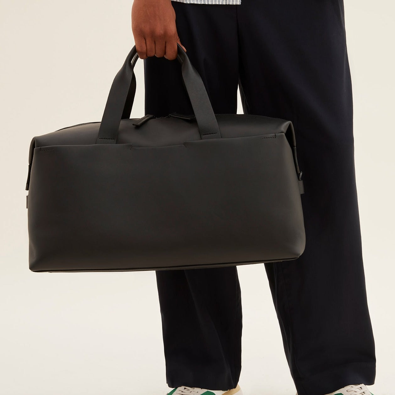 Premium Genuine Leather Duffle Bag for Travel & Gym - Stylish Carry-On Luggage for Men & Women - Perfect for Business Trips, Weekend Getaways & Workouts