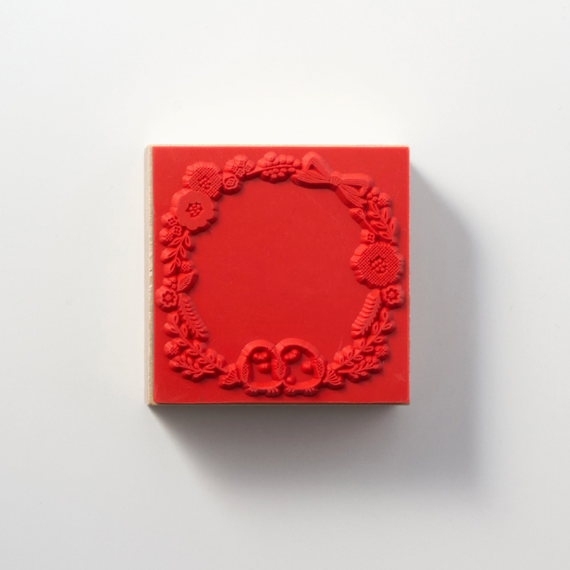 Shimaenaga Irodori Wooden Rubber Stamp Wreath - Handcrafted Japanese Wood Stamp for Card Making, Scrapbooking & DIY Crafts - Perfect for Holiday Greetings, Wedding Invitations & Gift Wrapping