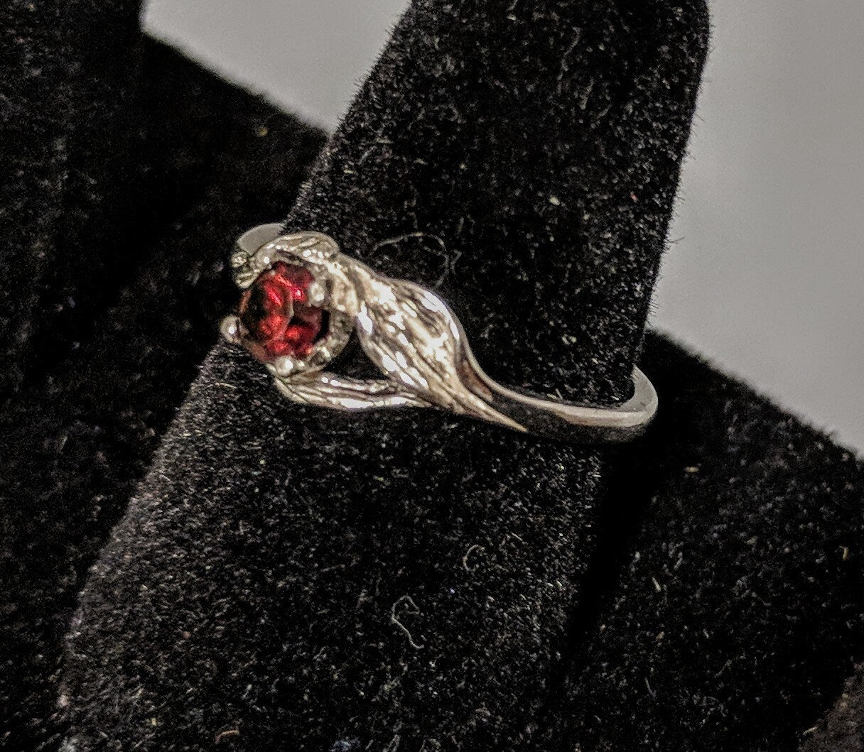 Natural Gemstone Flower & Leaf Ring - 4mm Round Garnet, Amethyst, Citrine, blue topaz or peridot in Sterling Silver (Size 7) - Perfect for Weddings, Anniversaries & Everyday Elegance