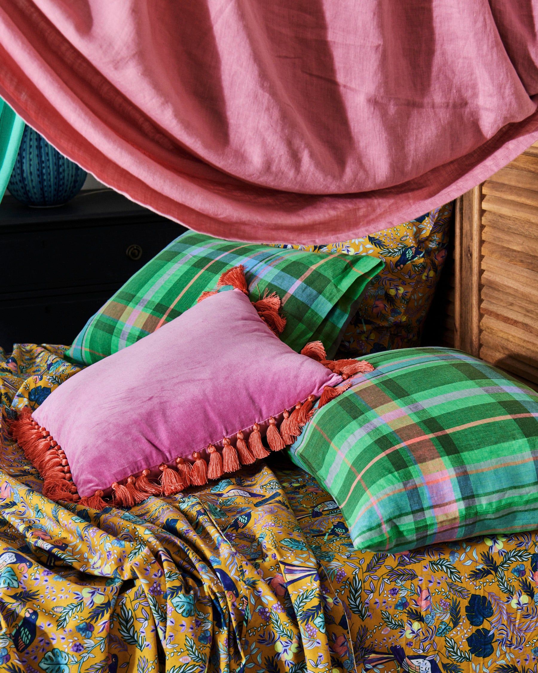 Jewel Of The Nile Tartan Linen Pillowcases - Luxury Egyptian Cotton Bedding Set for Sofa, Couch & Home Decor
