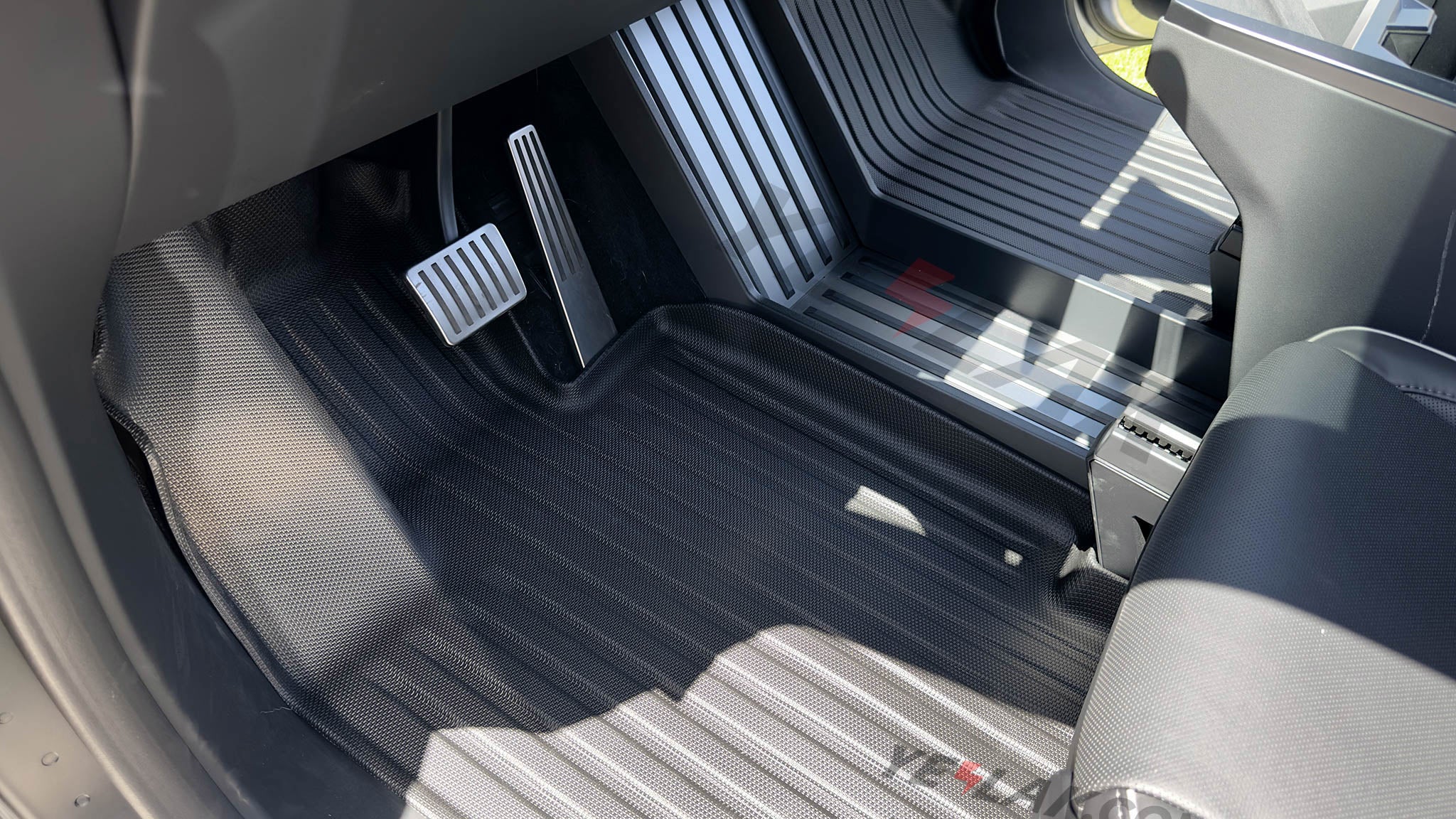 Premium All-Weather TPE Floor Mats for Tesla Cybertruck - Heavy Duty Protection for Mud, Snow & Spills - Perfect for Off-Roading & Daily Commutes