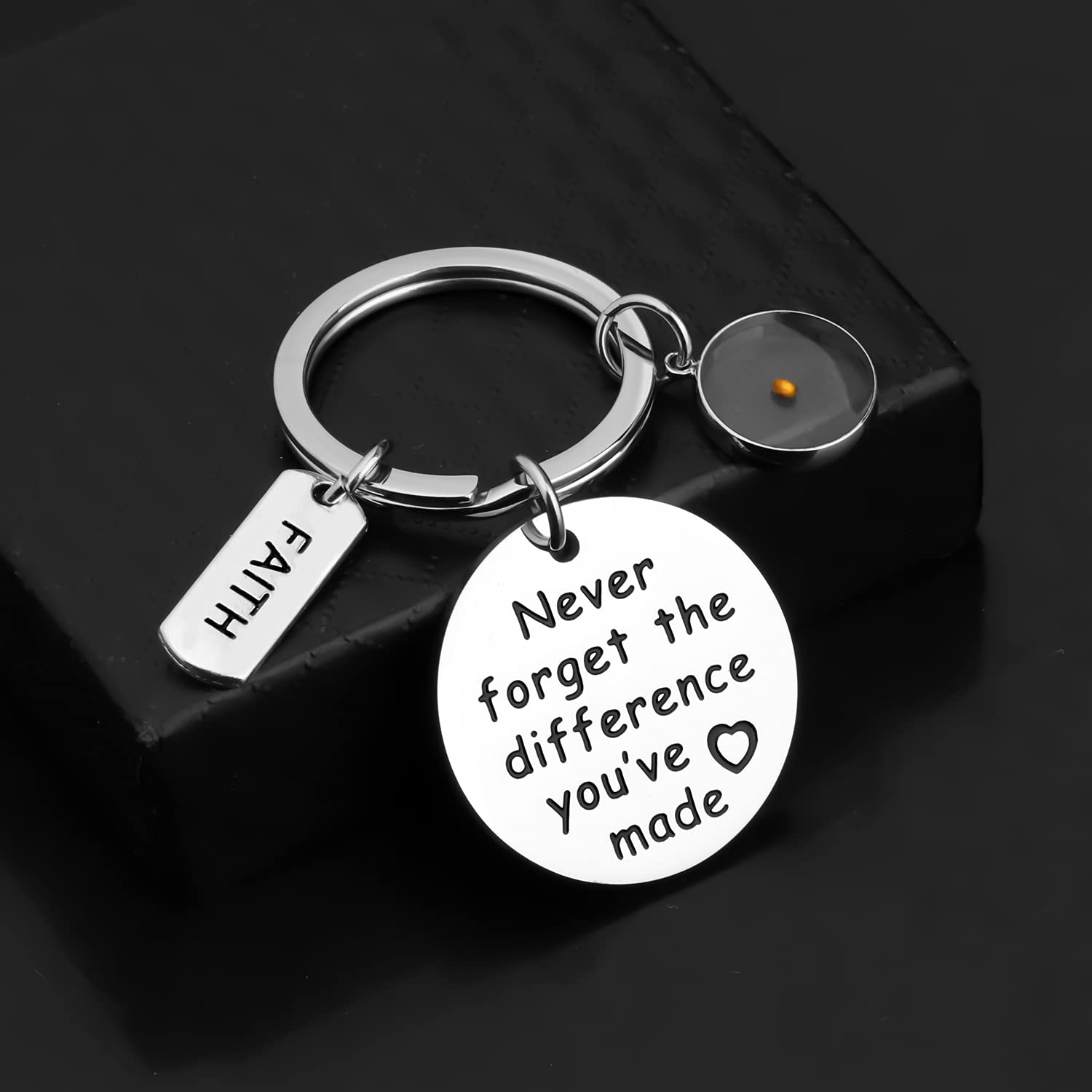 MYOSPARK Mustard Seed Keychain - Christian Religious Gift with Inspirational Message 'Never Forget The Difference You’ve Made' - Perfect for Baptisms, Weddings, Bible Study Groups & Daily Encouragement