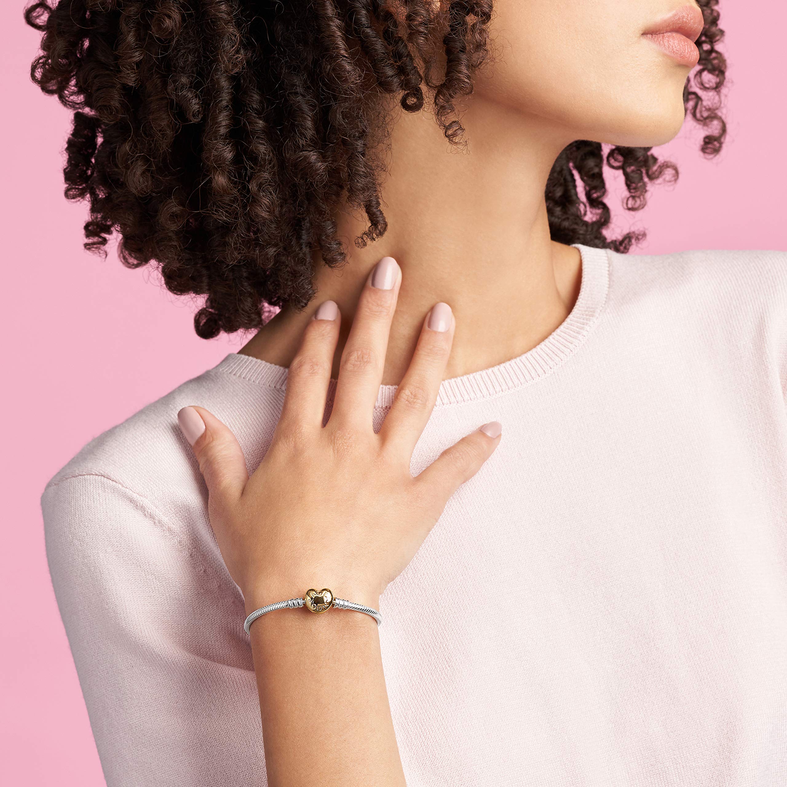 PANDORA Moments Heart Clasp Snake Chain Bracelet - Sterling Silver Charm Bracelet for Women - Gift Box Included - Perfect for Birthdays, Anniversaries & Valentine's Day Gifts