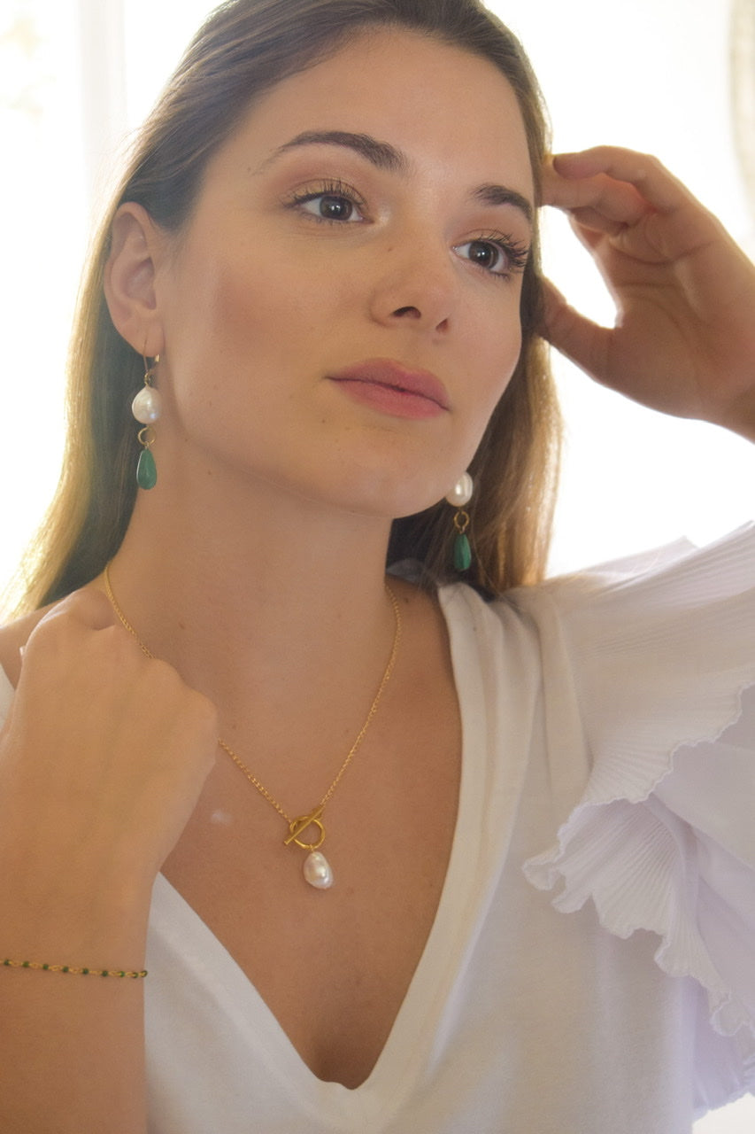 Penelope Baroque Pearl Lariat Necklace - Elegant Vintage Style Pearl Jewelry for Women - Perfect for Weddings, Parties & Special Occasions