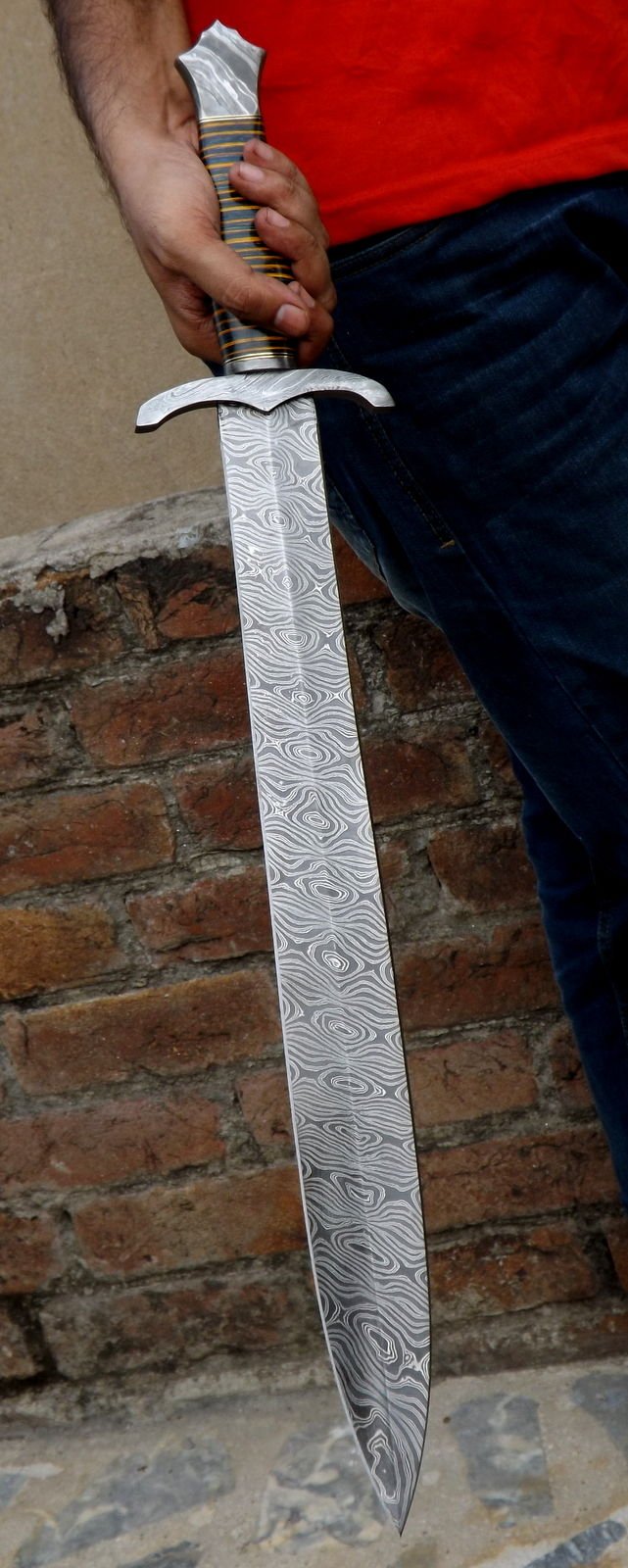 Handmade Damascus Steel Custom Sword - Gladius, Dagger & Battle-Ready Blades for Collectors, Cosplay & Medieval Reenactment
