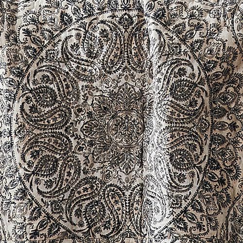 32 - Ashanti Grey