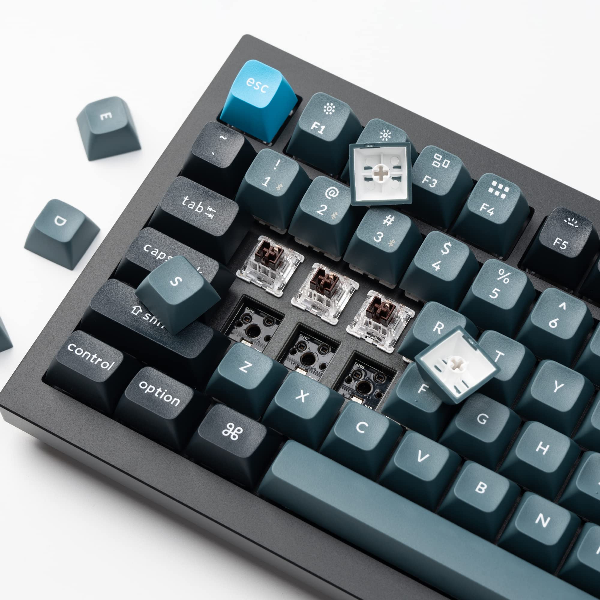 Keychron Q1 Pro Wireless Custom Mechanical Keyboard - 75% Layout, Aluminum Body, QMK/VIA Programmable, Hot-Swappable K Pro Brown Switches, RGB Backlit, Bluetooth/Wired for Mac/Windows/Linux - Perfect for Gaming, Coding & Office Work
