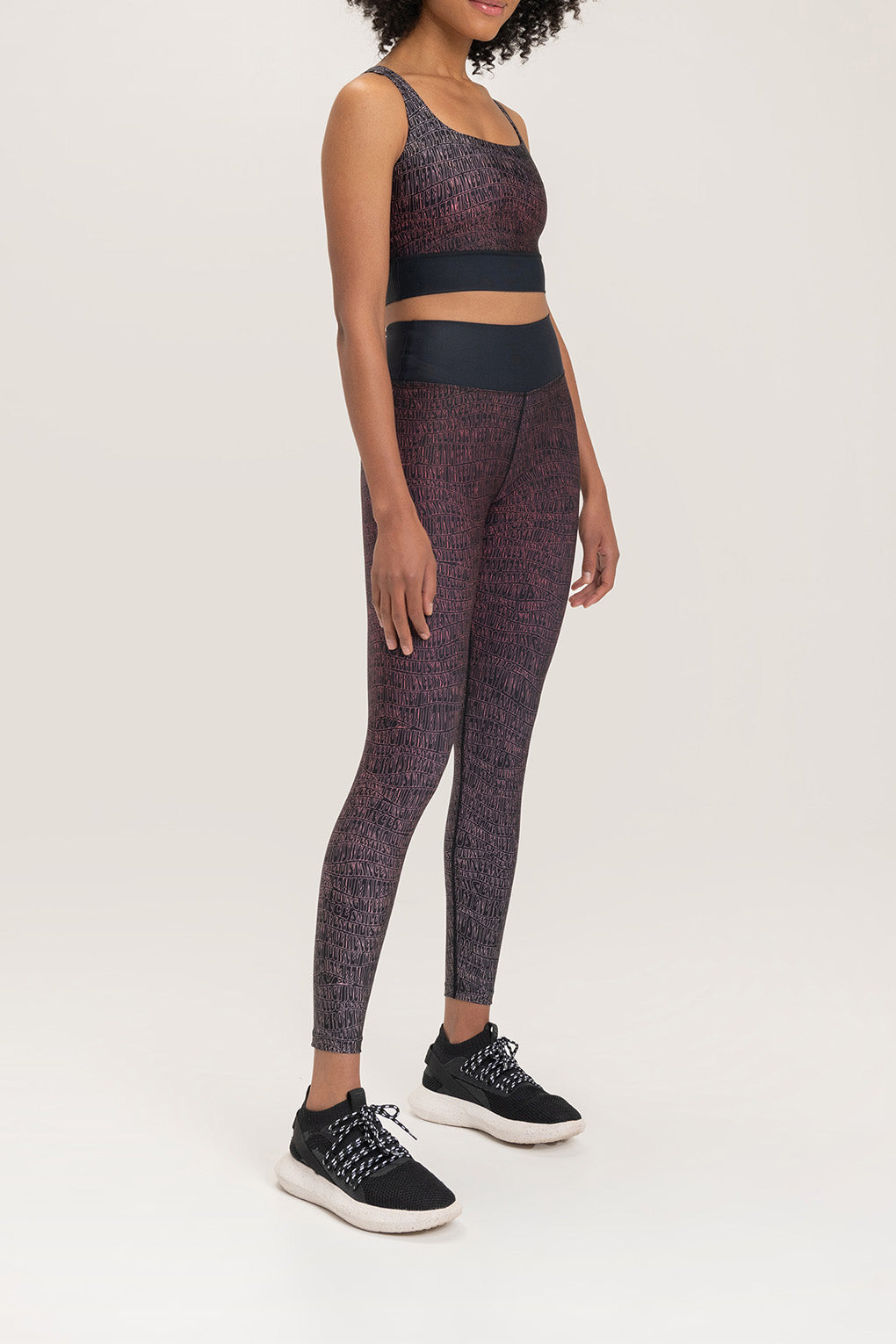 High-Performance Phygital Sports Bra for Women - Seamless Workout & Running Support - Perfect for Yoga, Gym & Active Lifestyle